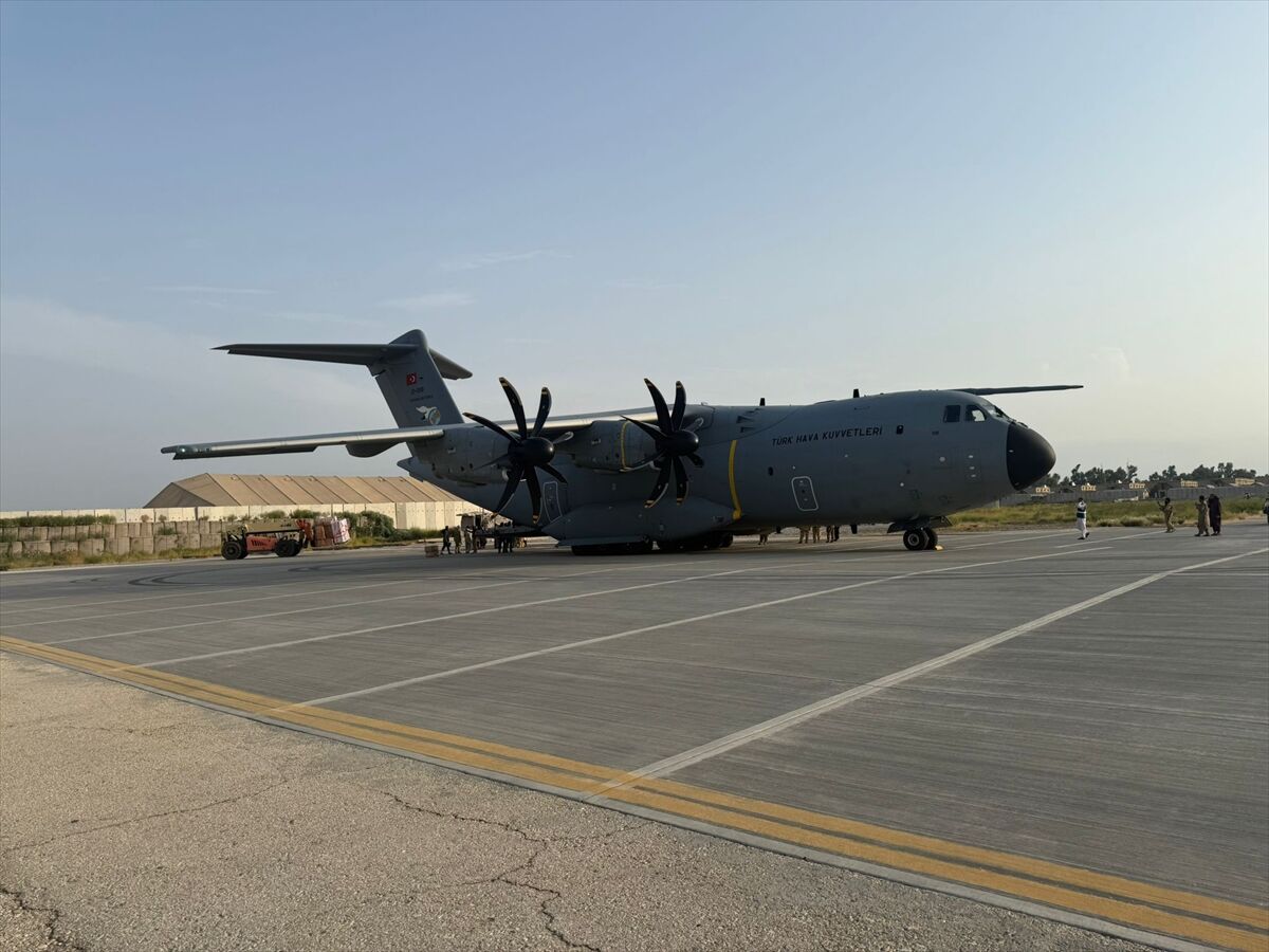 Türkiye, Afganistan'a 25 ton insani yardım malzemesi ulaştırdı
