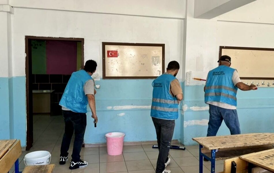 Kırşehir'de 8 okulun tamiri yükümlüler tarafından yapıldı