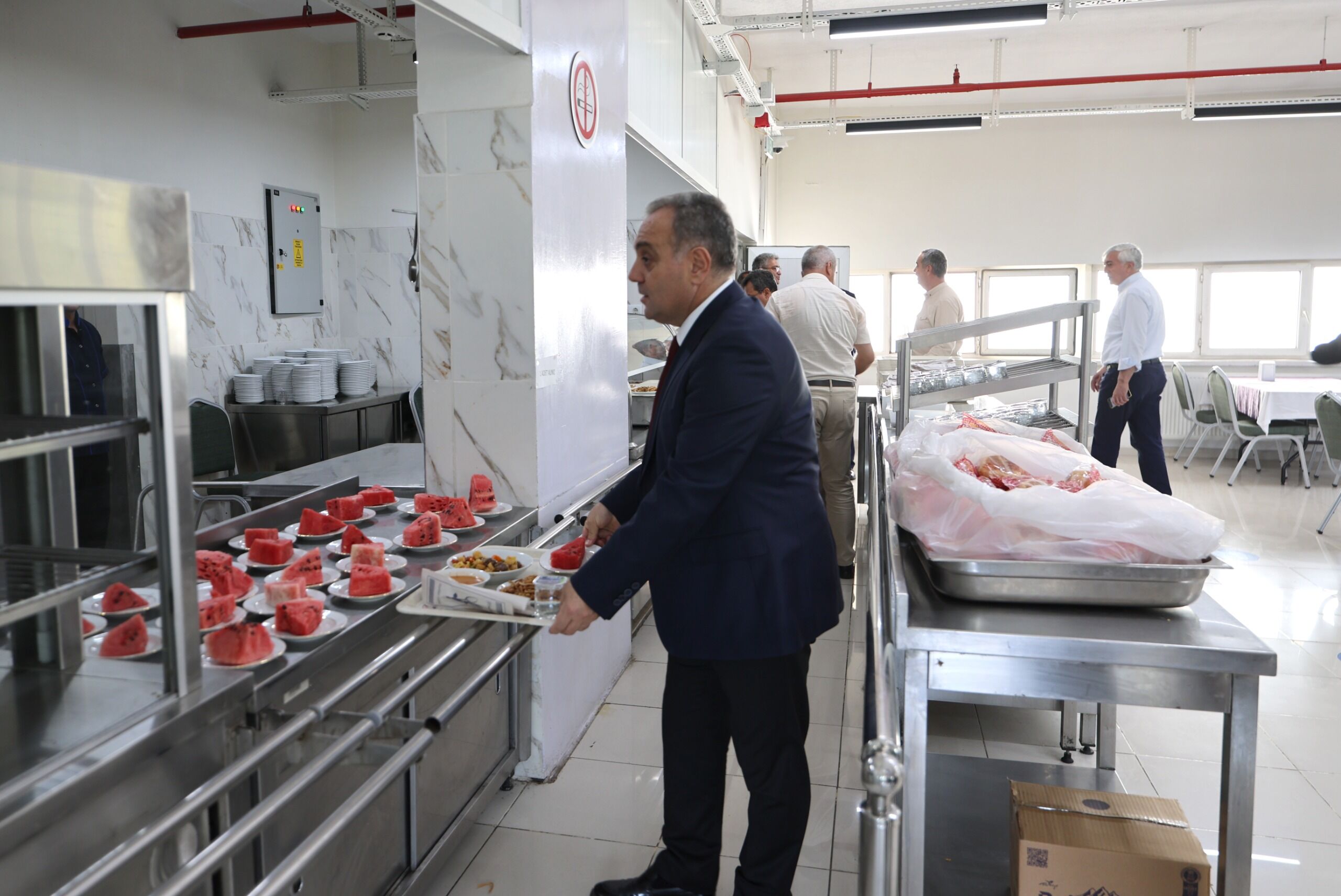 ERÜ Rektörü Prof. Dr. Altun, Tıp Fakültesi öğrencileriyle bir araya geldi