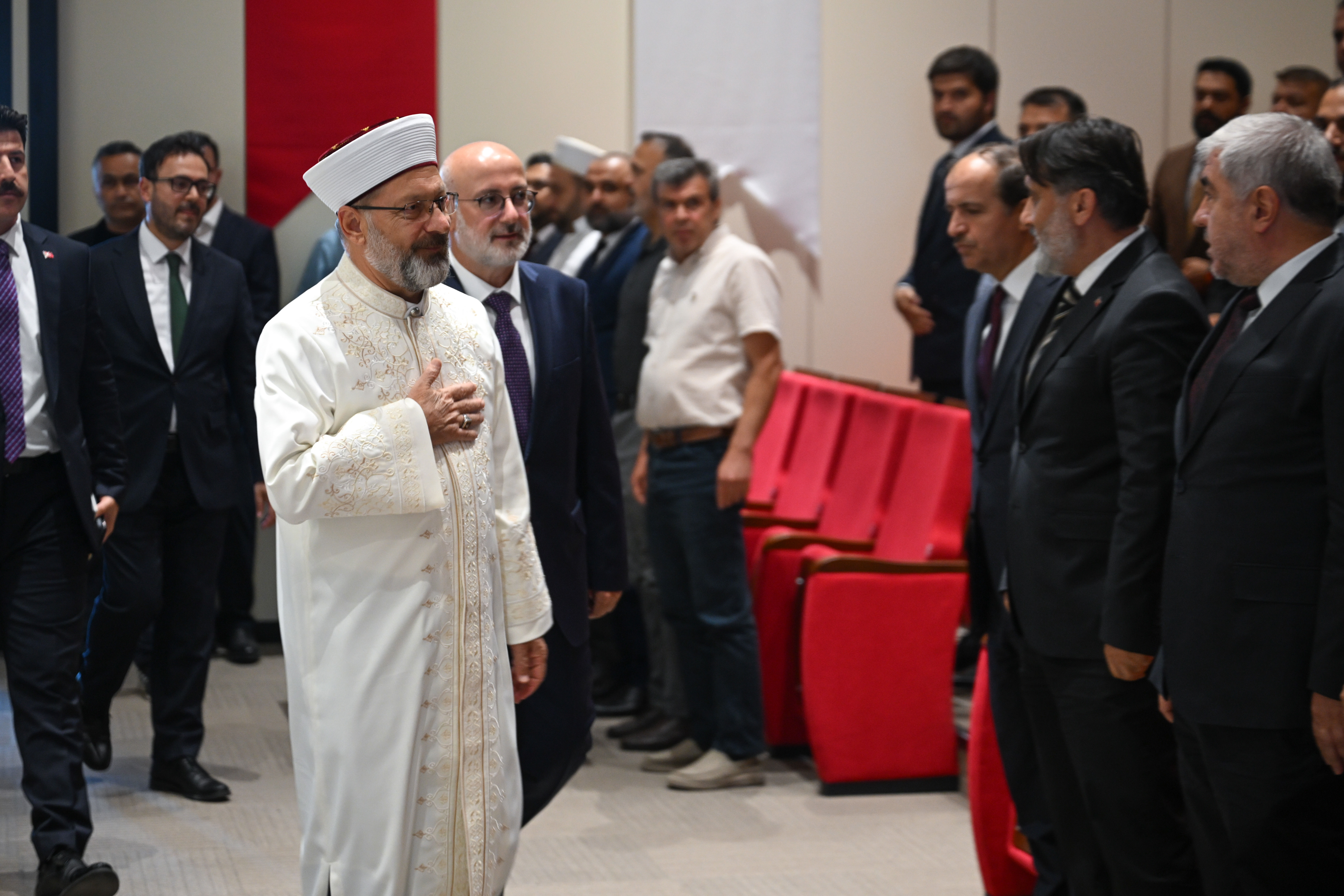 Diyanet İşleri Başkanı Erbaş, 2025-2026 Mesleki Eğitim Yılı Açılış Programı'nda konuştu: