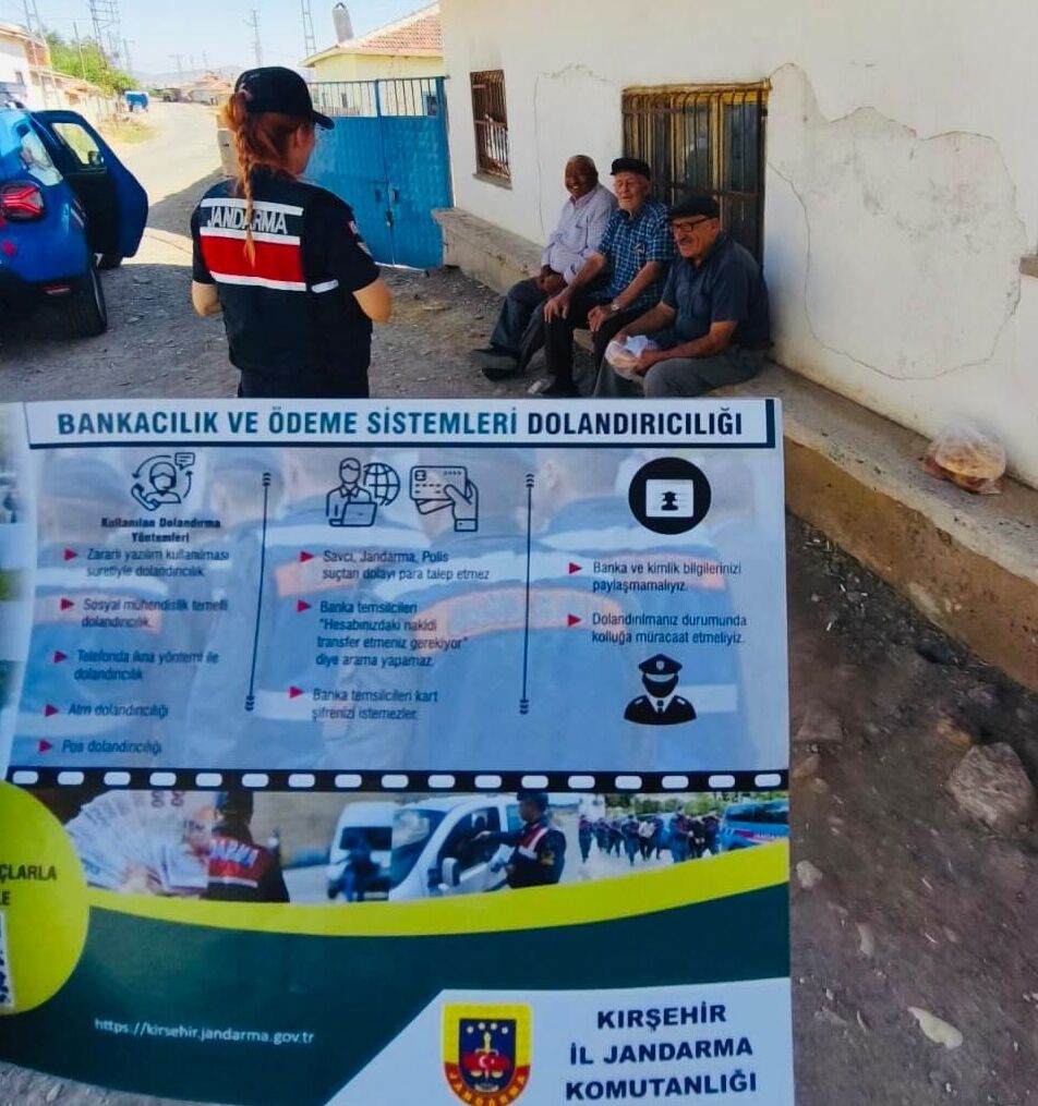 Kırşehir'de jandarma ekipleri 14 köyde dolandırıcılığa karşı bilgilendirmede bulundu