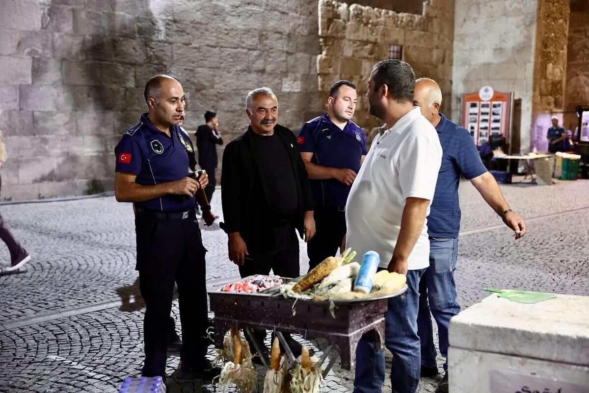 Sivas'ta zabıta ekipleri gece denetimi yaptı