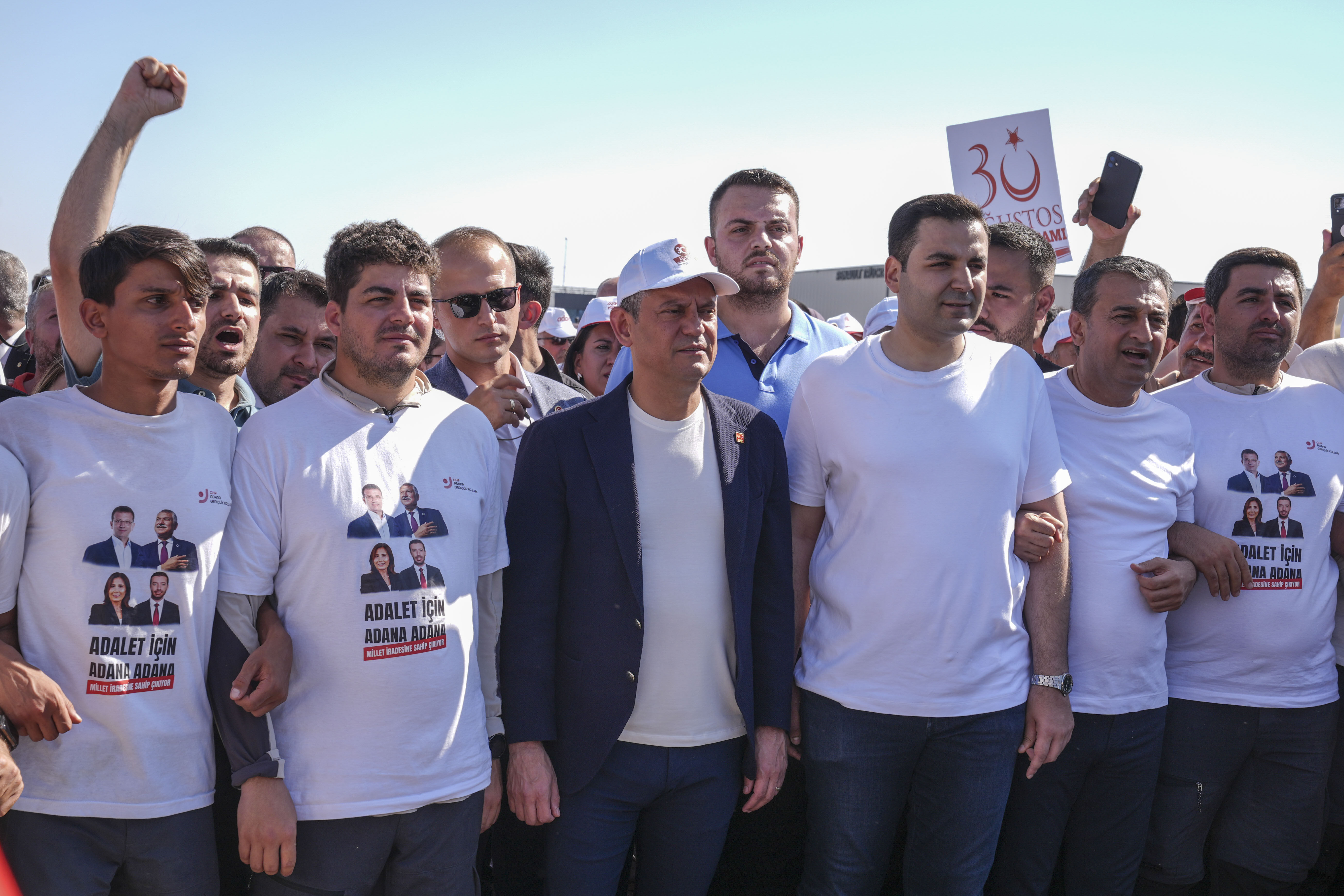 CHP Genel Başkanı Özel, 'Adana'dan Silivri'ye Özgürlük Yürüyüşü'ne katıldı: