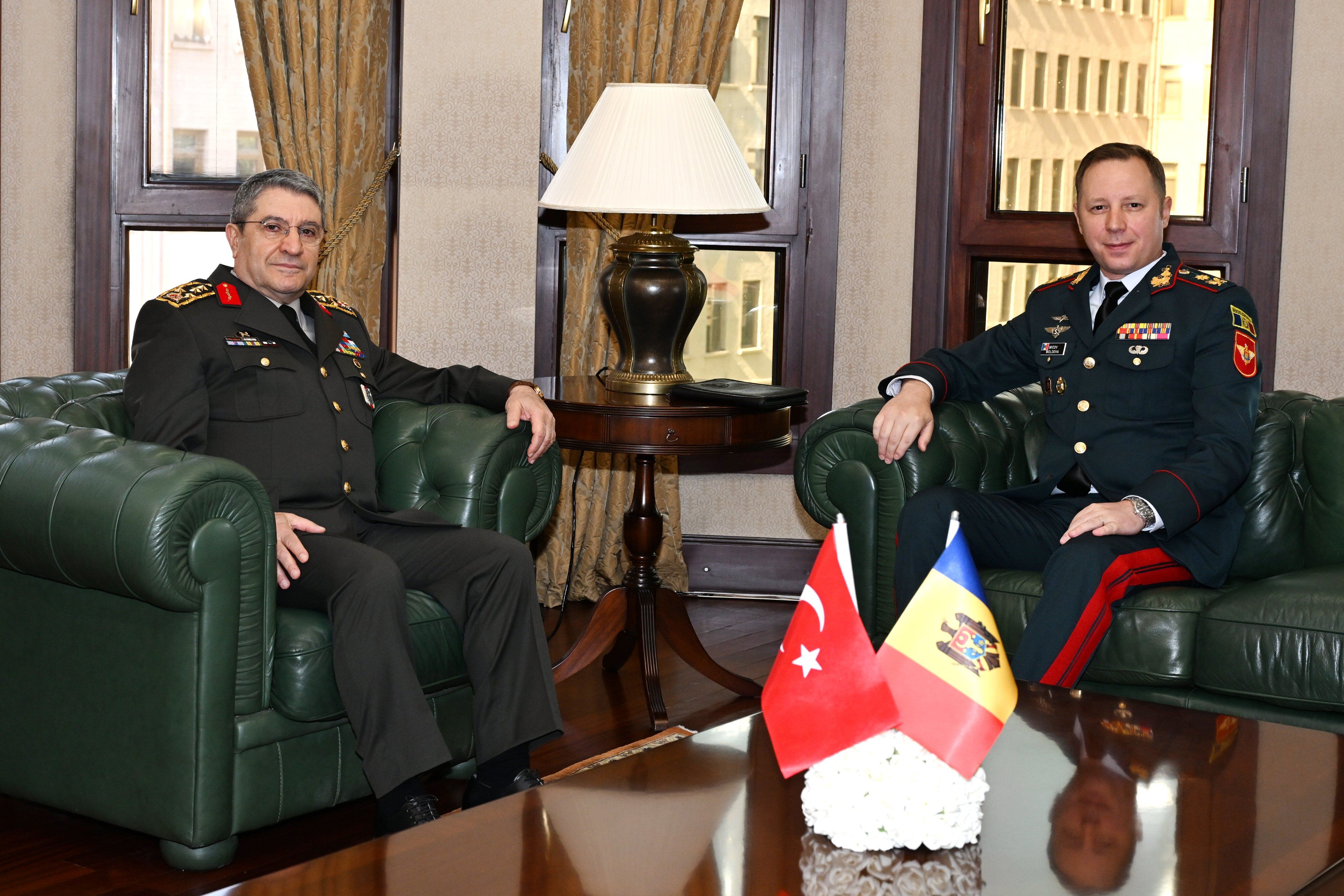 Genelkurmay Başkanı Orgeneral Bayraktaroğlu, Moldovalı mevkidaşı Tuğgeneral Micov'u ağırladı