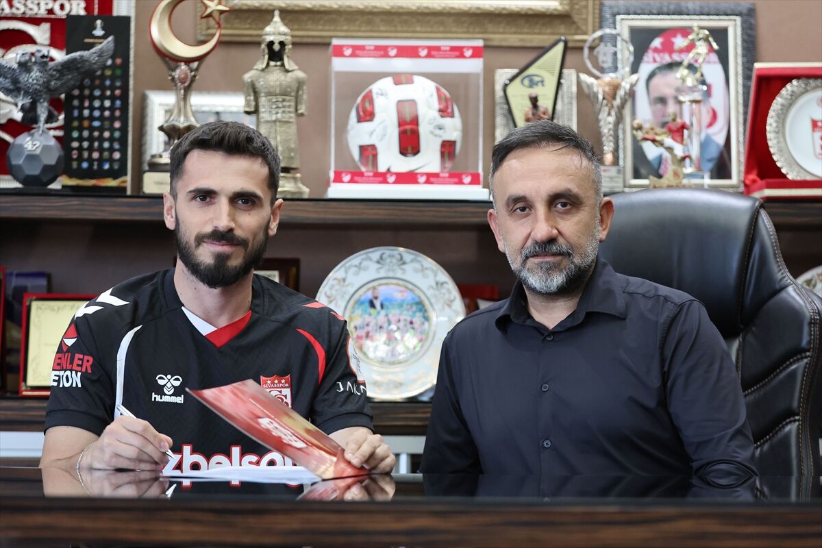 Sivasspor, Kuzey Makedonyalı futbolcu Valon Ethemi'yi transfer etti