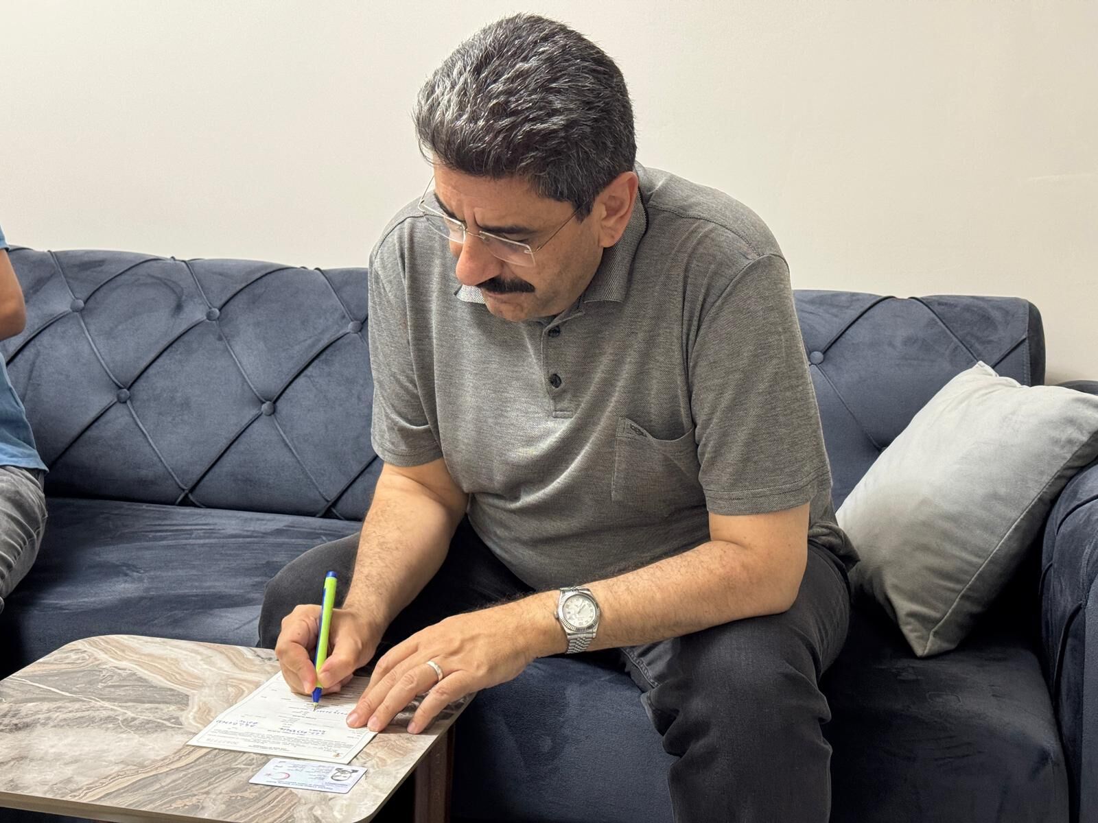 AK Parti Sivas Milletvekili Aksu, 'Kapı kapı dolaşarak partimize yeni üyeler kazandırıyoruz'