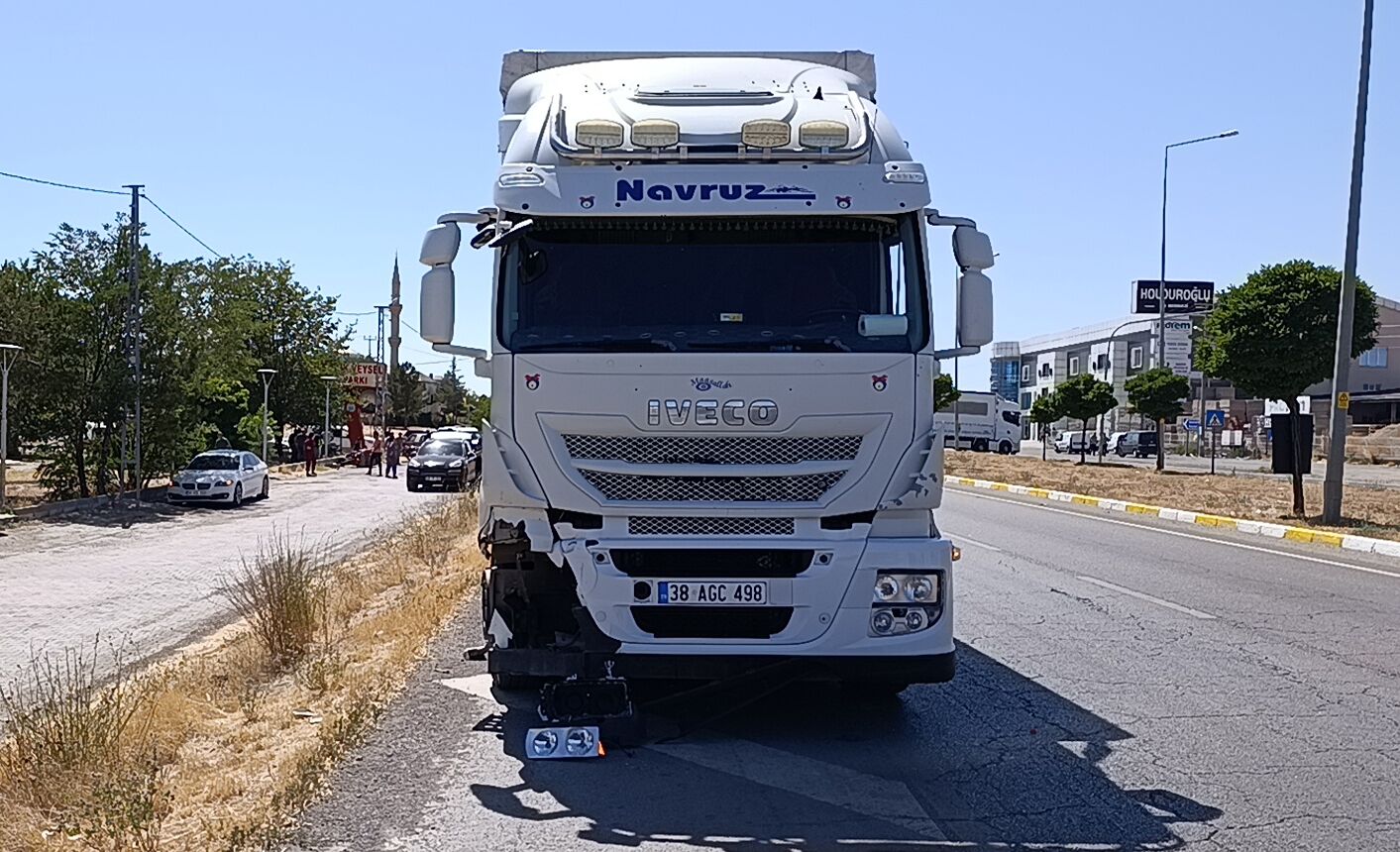 Sivas'ta tırla çarpışan motosikletin sürücüsü öldü