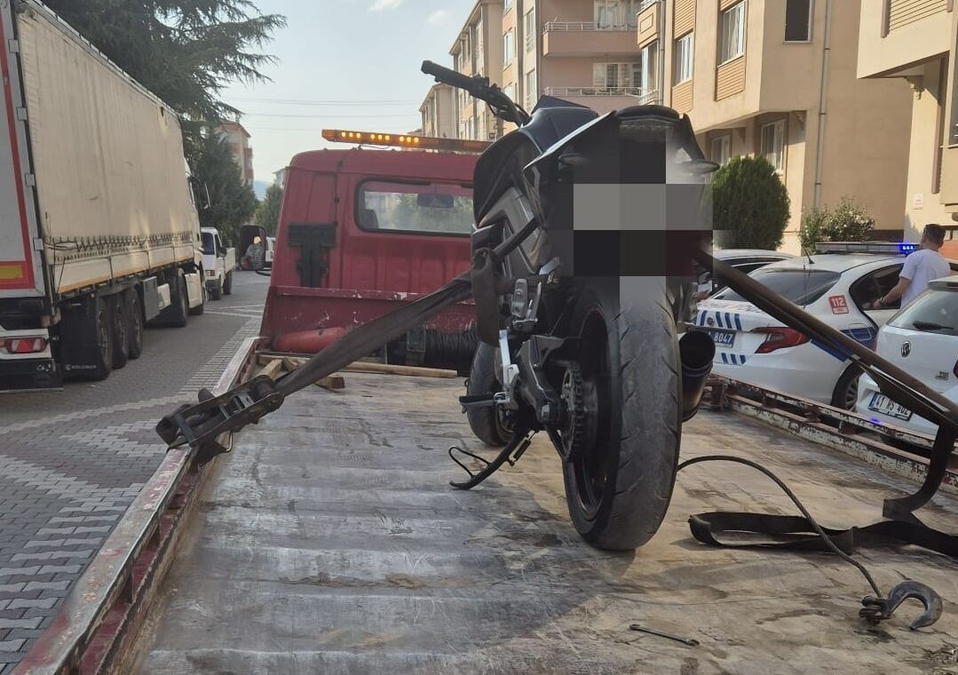Konya'da ehliyetsiz ve abartı egzozlu motosiklet kullanan sürücüye 61 bin lira ceza