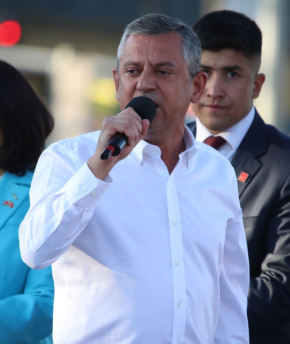 CHP Genel Başkanı Özel, partisinin Sivas mitinginde konuştu: