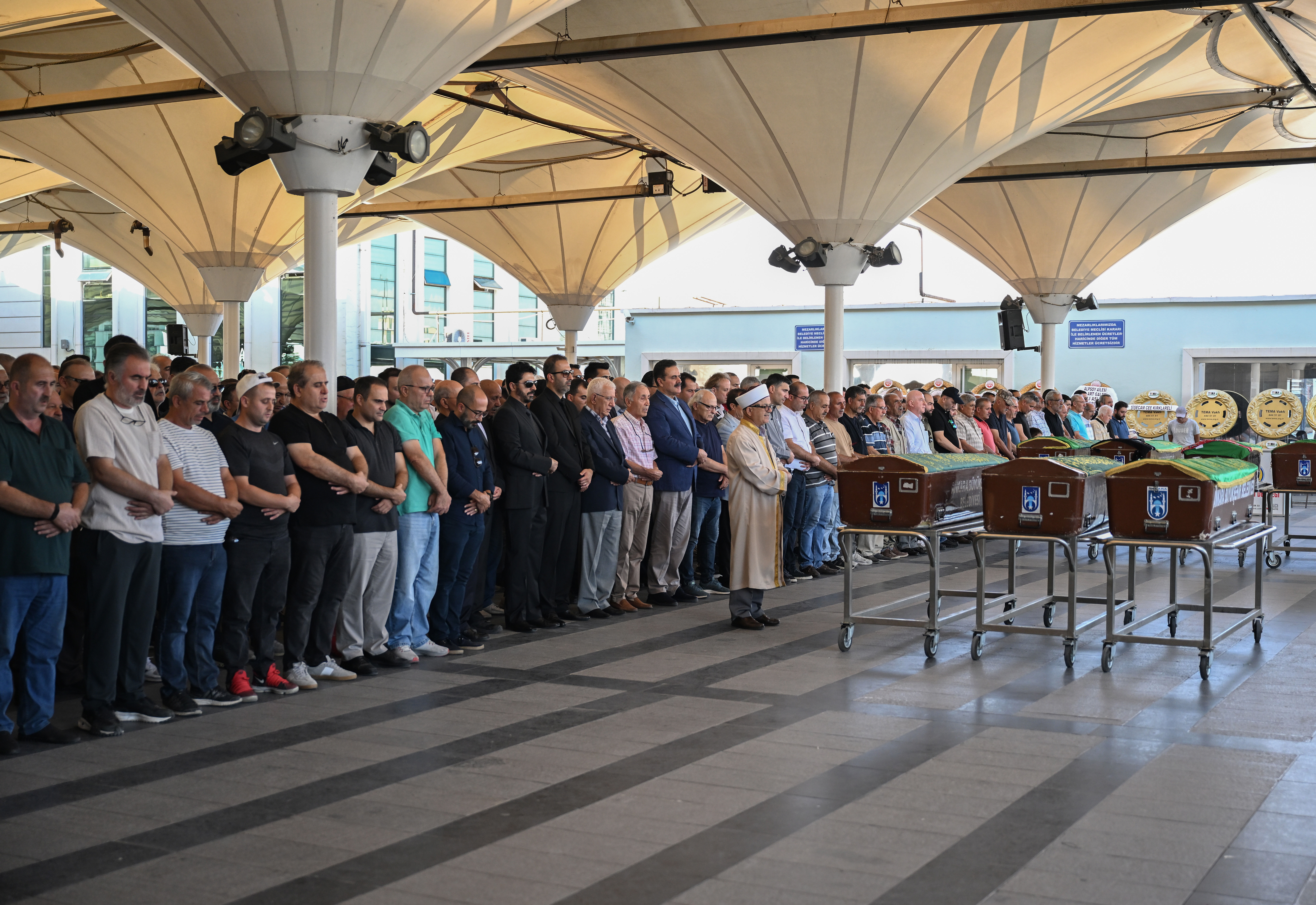 Sanatçı Yakup Cem, son yolculuğuna uğurlandı