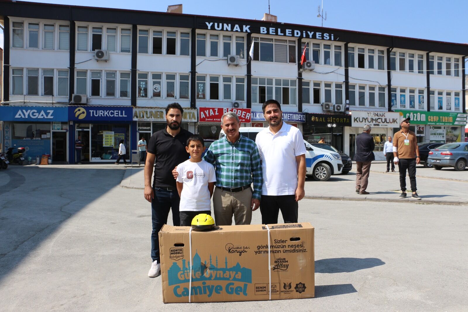 Konya'da 'Güle Oynaya Camiye Gel Projesi' kapsamında bisiklet dağıtımı başladı