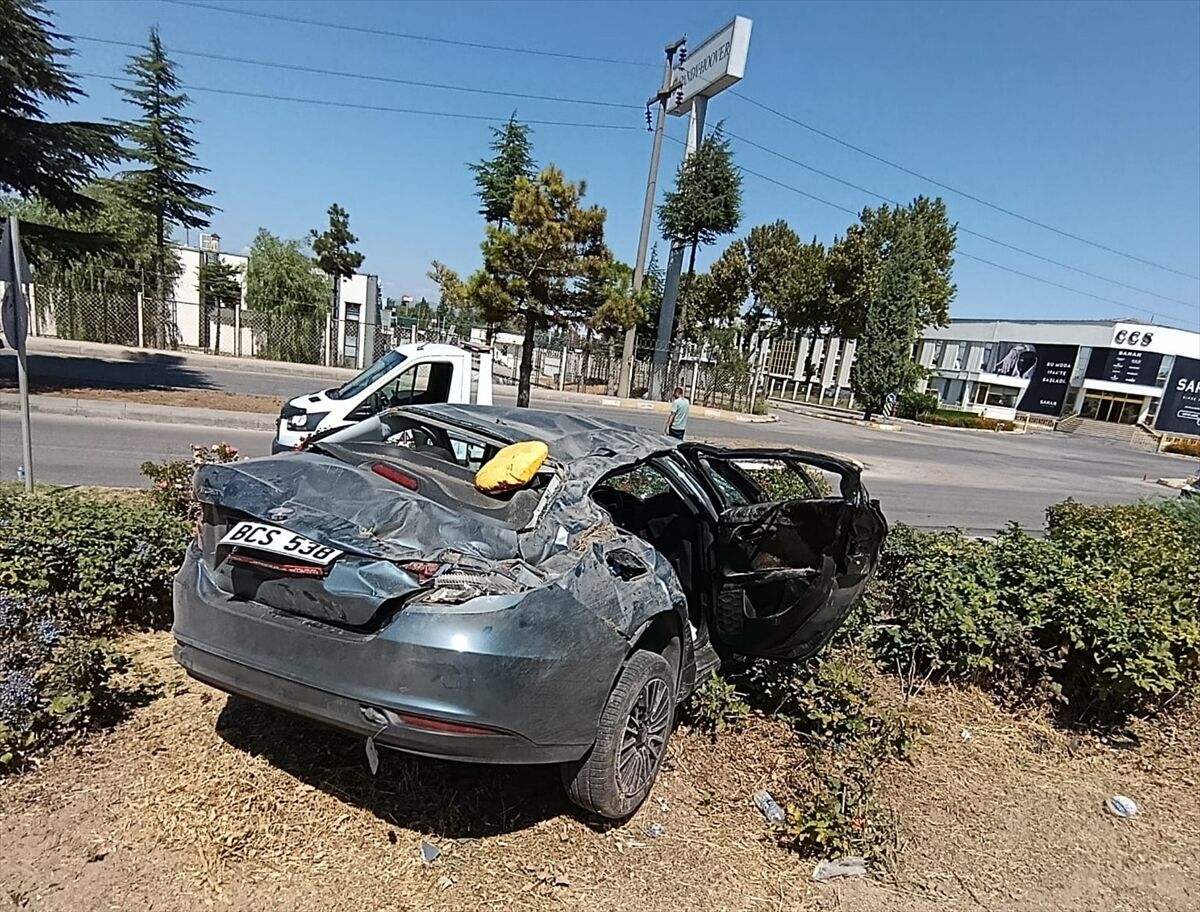 Eskişehir'de devrilen otomobildeki çocuk öldü, 4 kişi yaralandı