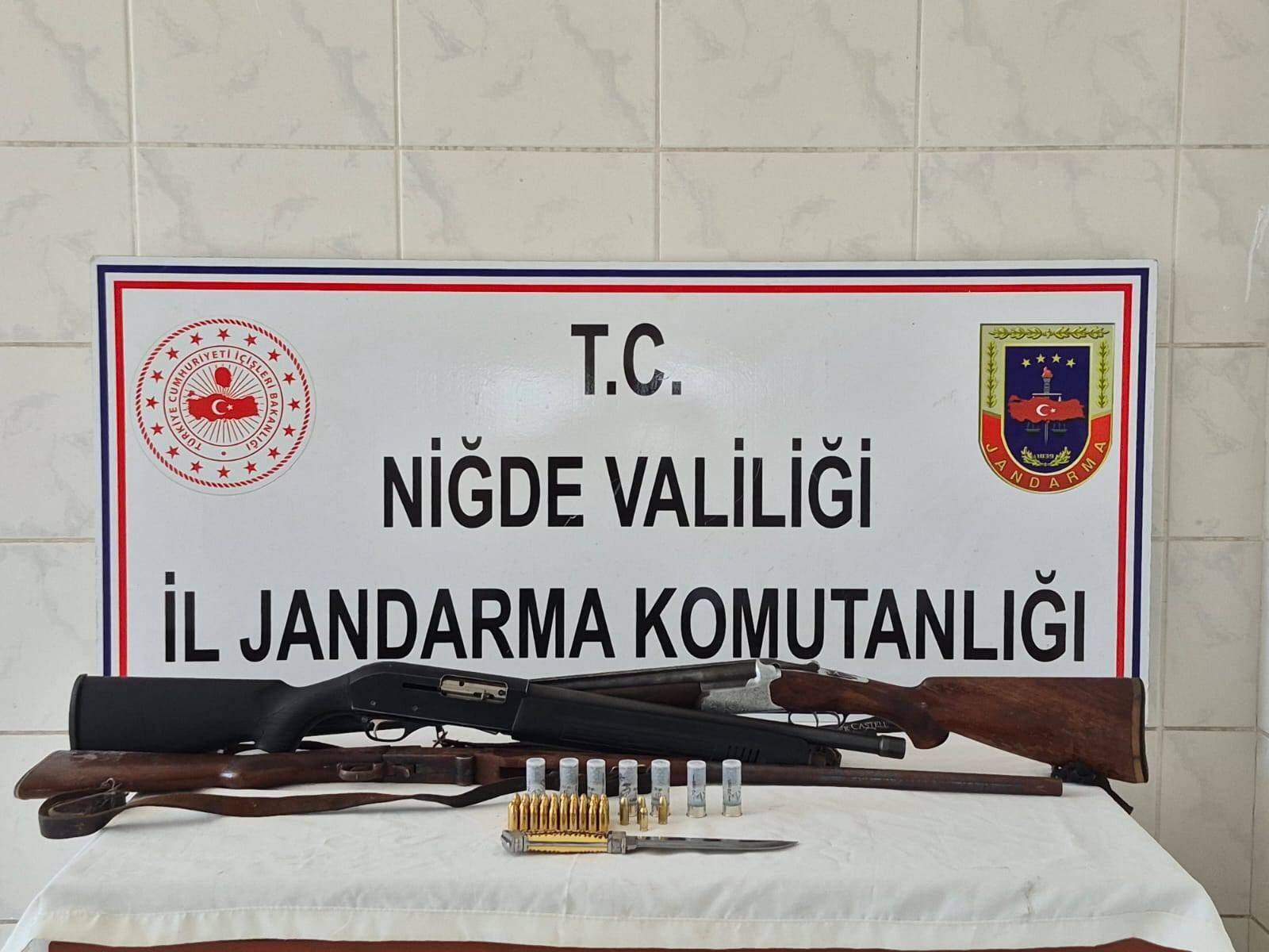 Niğde'de ruhsatsız silah operasyonunda 4 kişi yakalandı