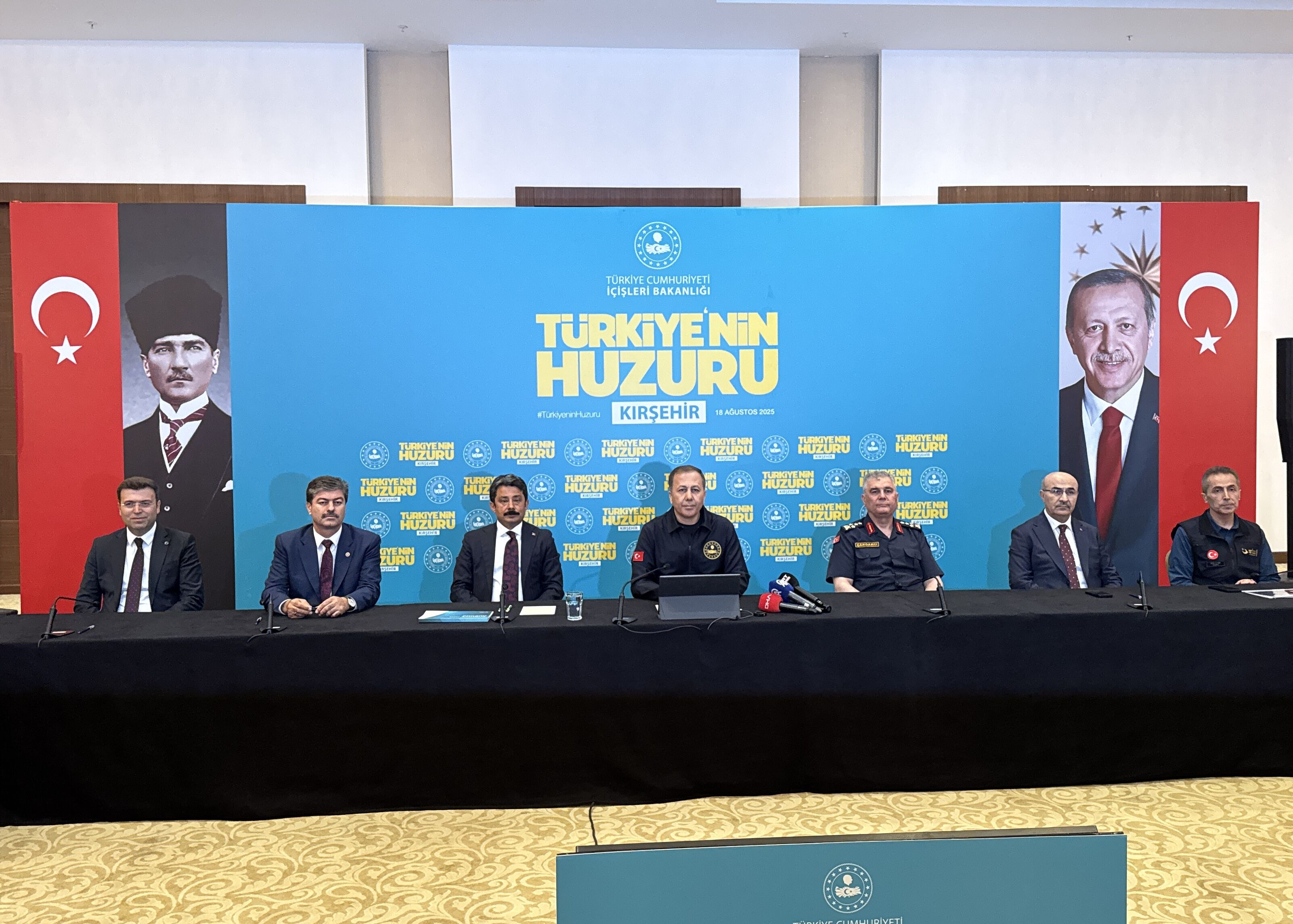İçişleri Bakanı Yerlikaya, Kırşehir'de 'Türkiye'nin Huzuru Toplantısı' sonrası konuştu: