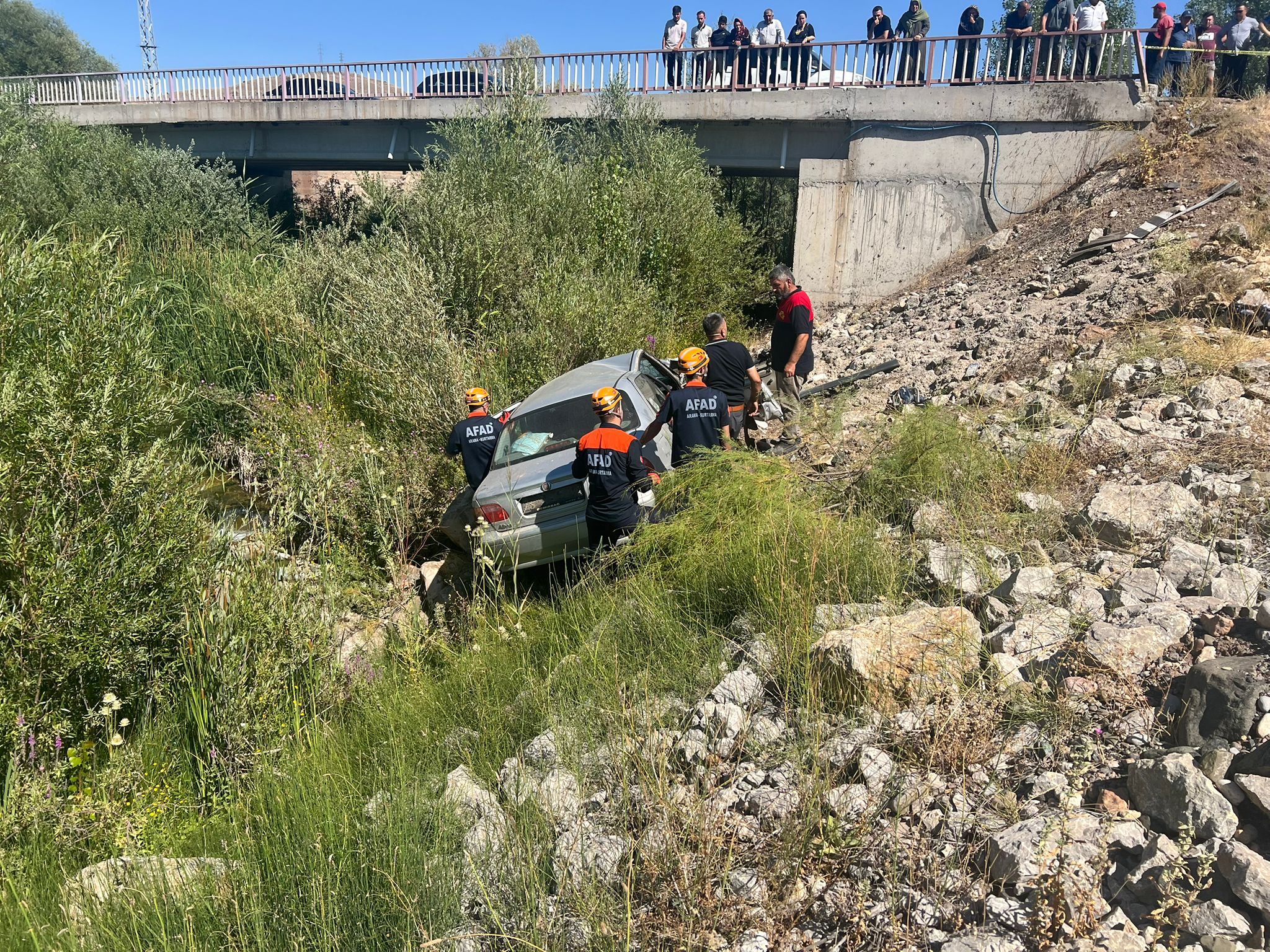 Sivas'ta köprüden düşen otomobildeki çift öldü