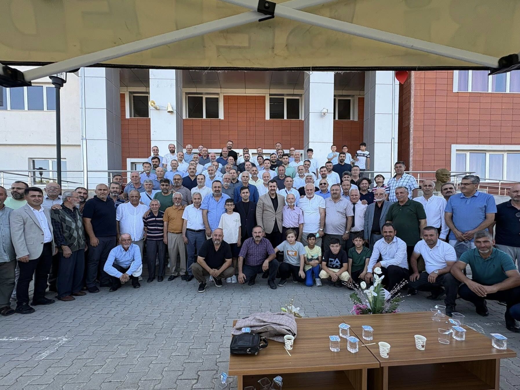 Suşehri ilçesinde SİHADER tarafından pilav günü etkinliği düzenlendi
