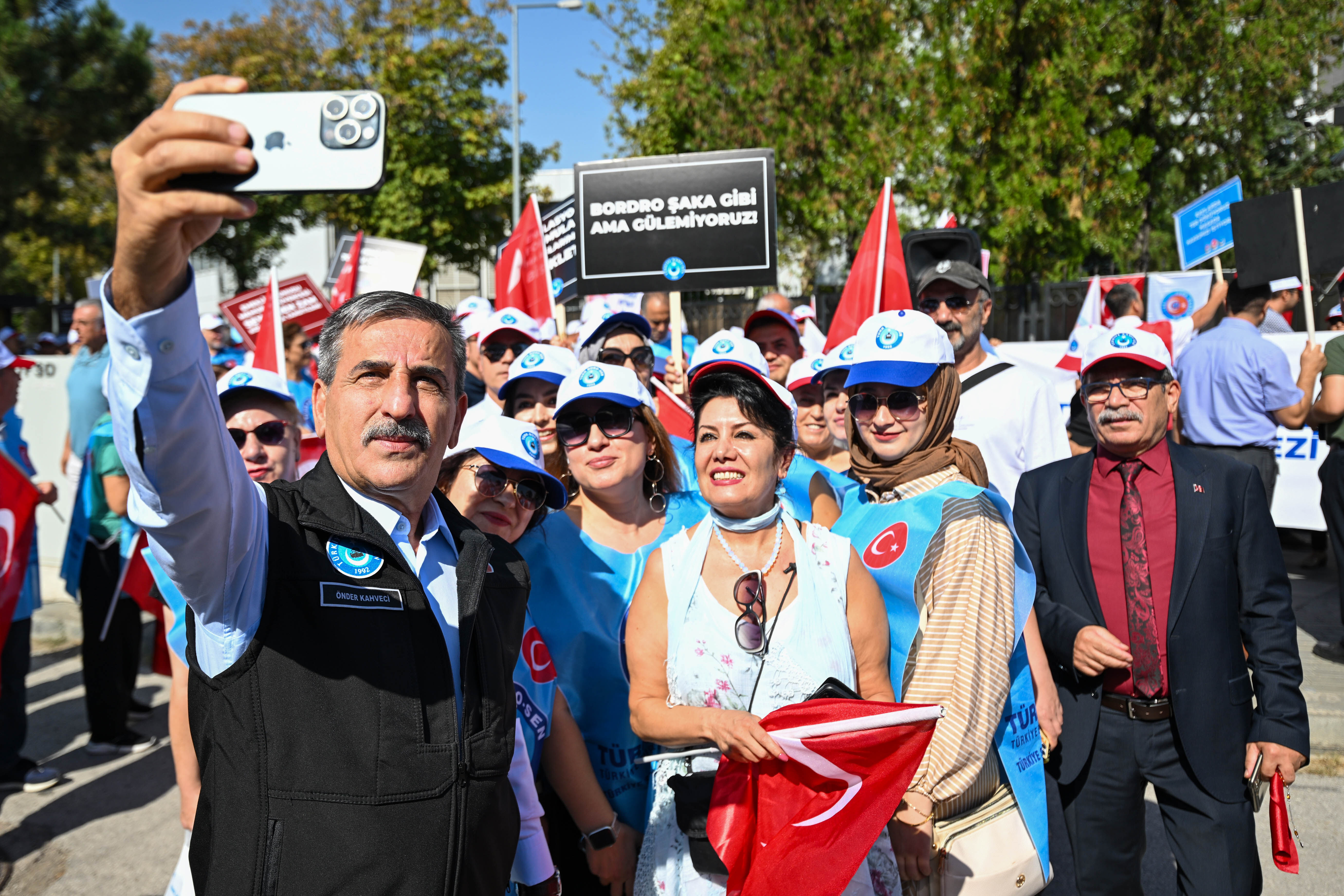 Türkiye Kamu-Sen Genel Başkanı Kahveci'den Türkiye genelinde 1 günlük iş bırakma kararına ilişkin açıklama:
