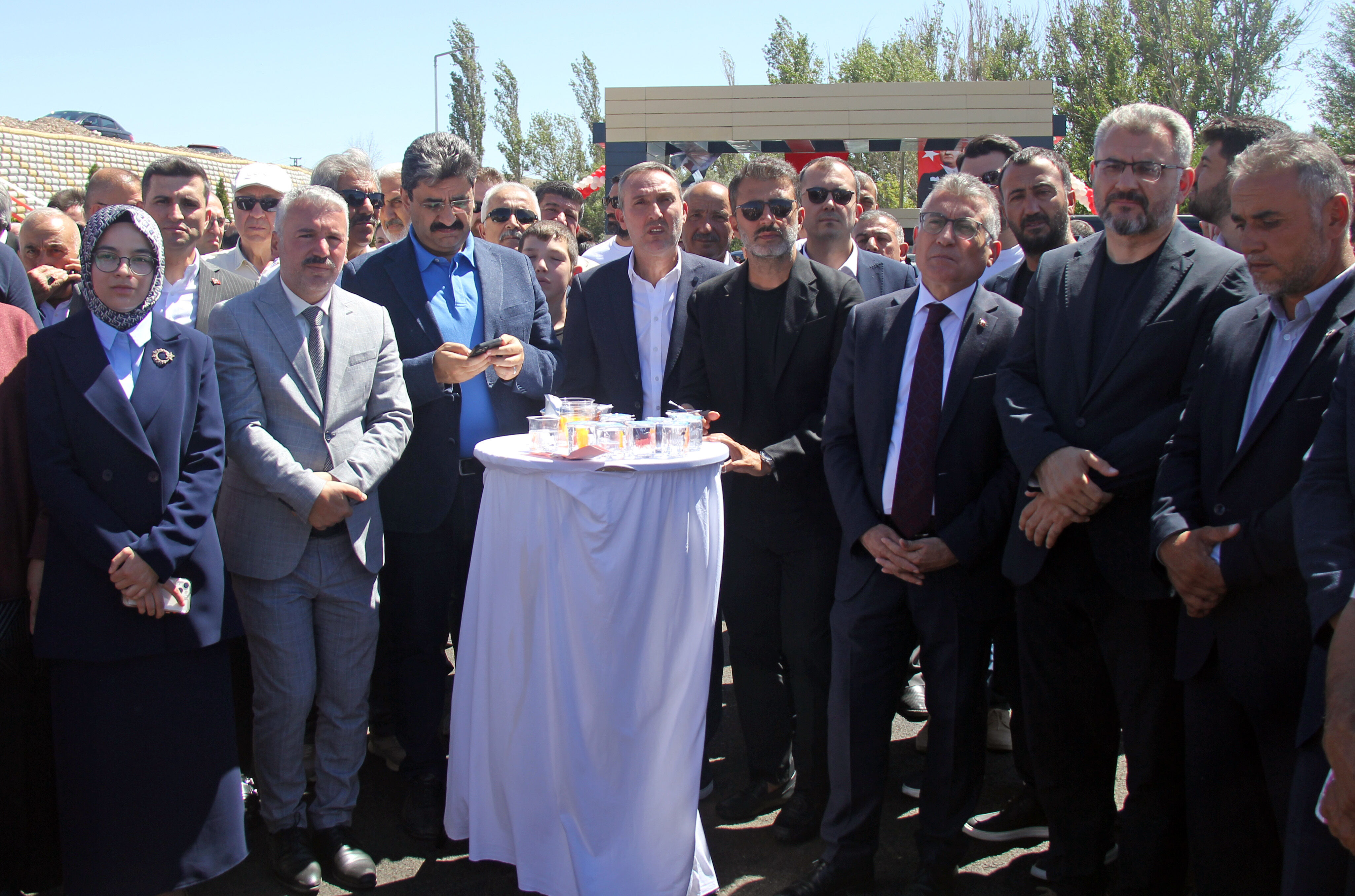 AK Parti Grup Başkanı Abdullah Güler, Hafik Gölü Sosyal Tesisi ve Mesire Alanı'nın açılışına katıldı