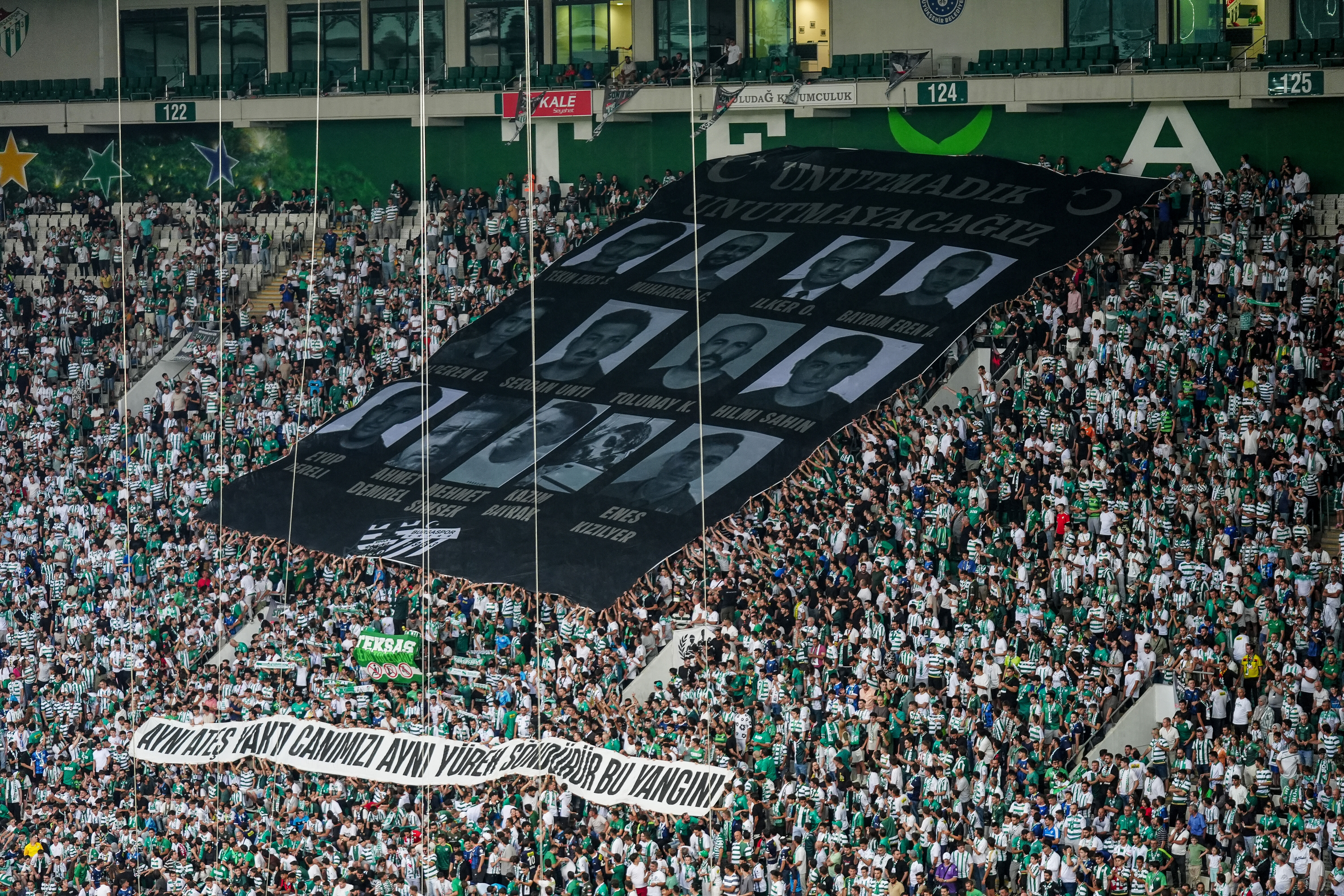 Bursaspor ile Eskişehirspor doğa için dostluk maçı yaptı
