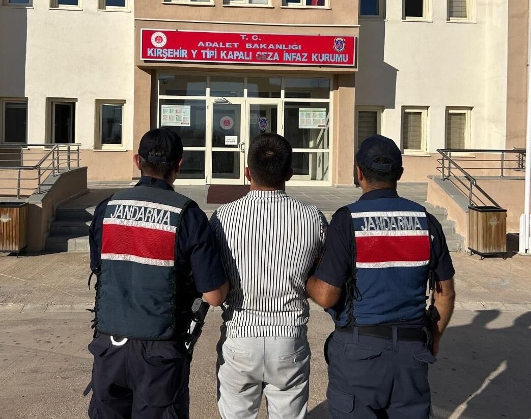 Kırşehir'de açık cezaevinden firar eden 2 hükümlü yakalandı