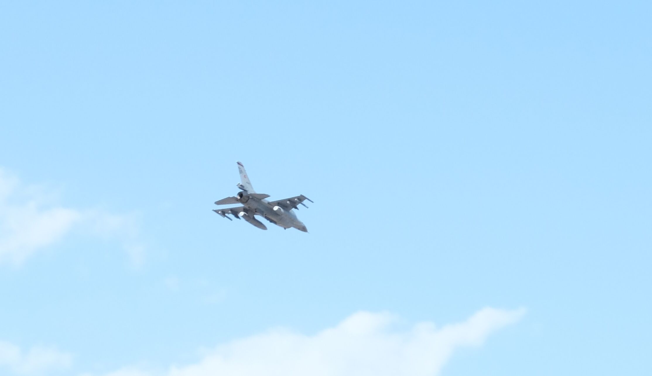 Çankırı'da 4. Uluslararası Tuz Festivali'nde F-16 savaş uçakları gösteri uçuşu yaptı