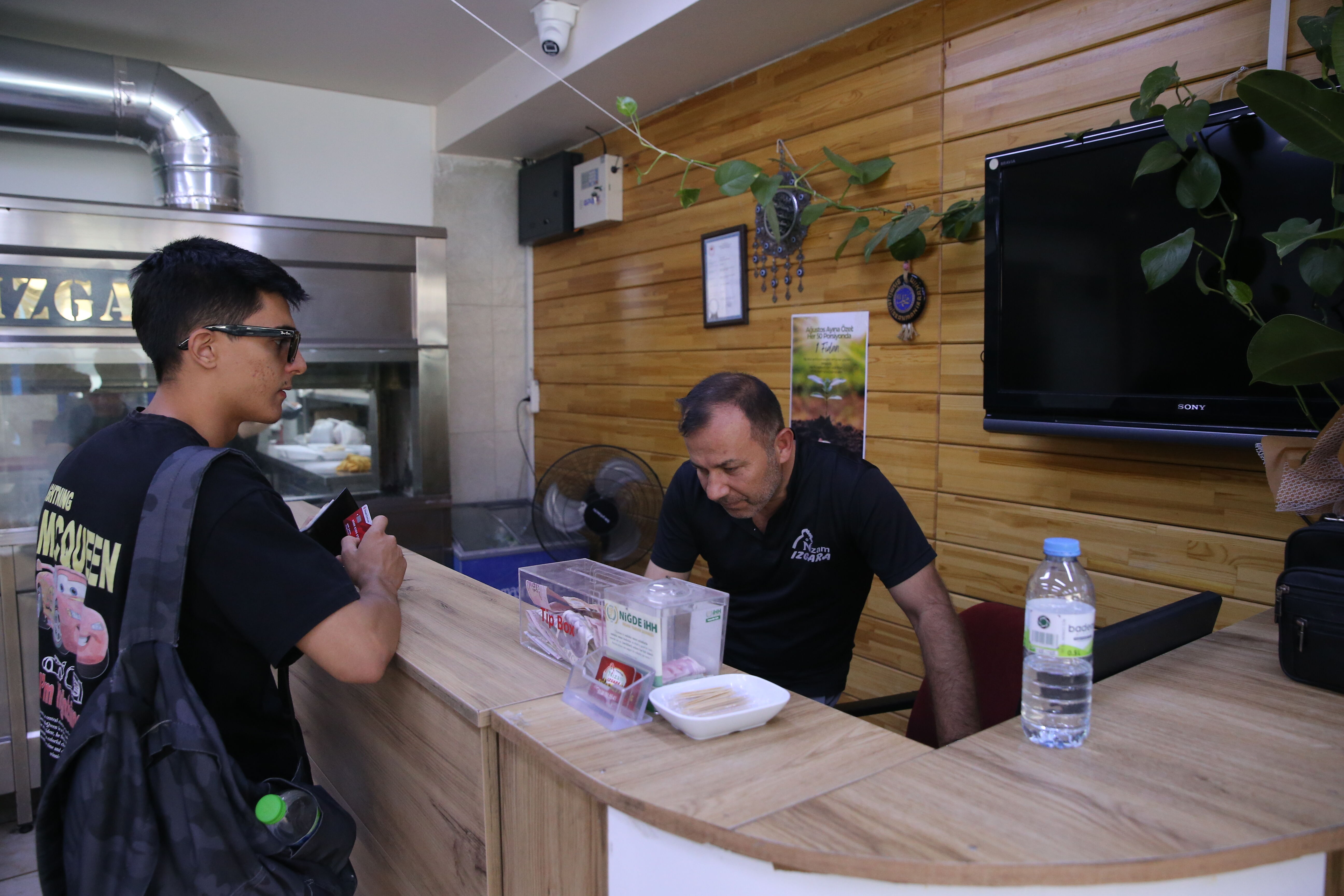 Niğde'de her 50 porsiyon yemekte TEMA Vakfına 1 fidan bağışlanıyor