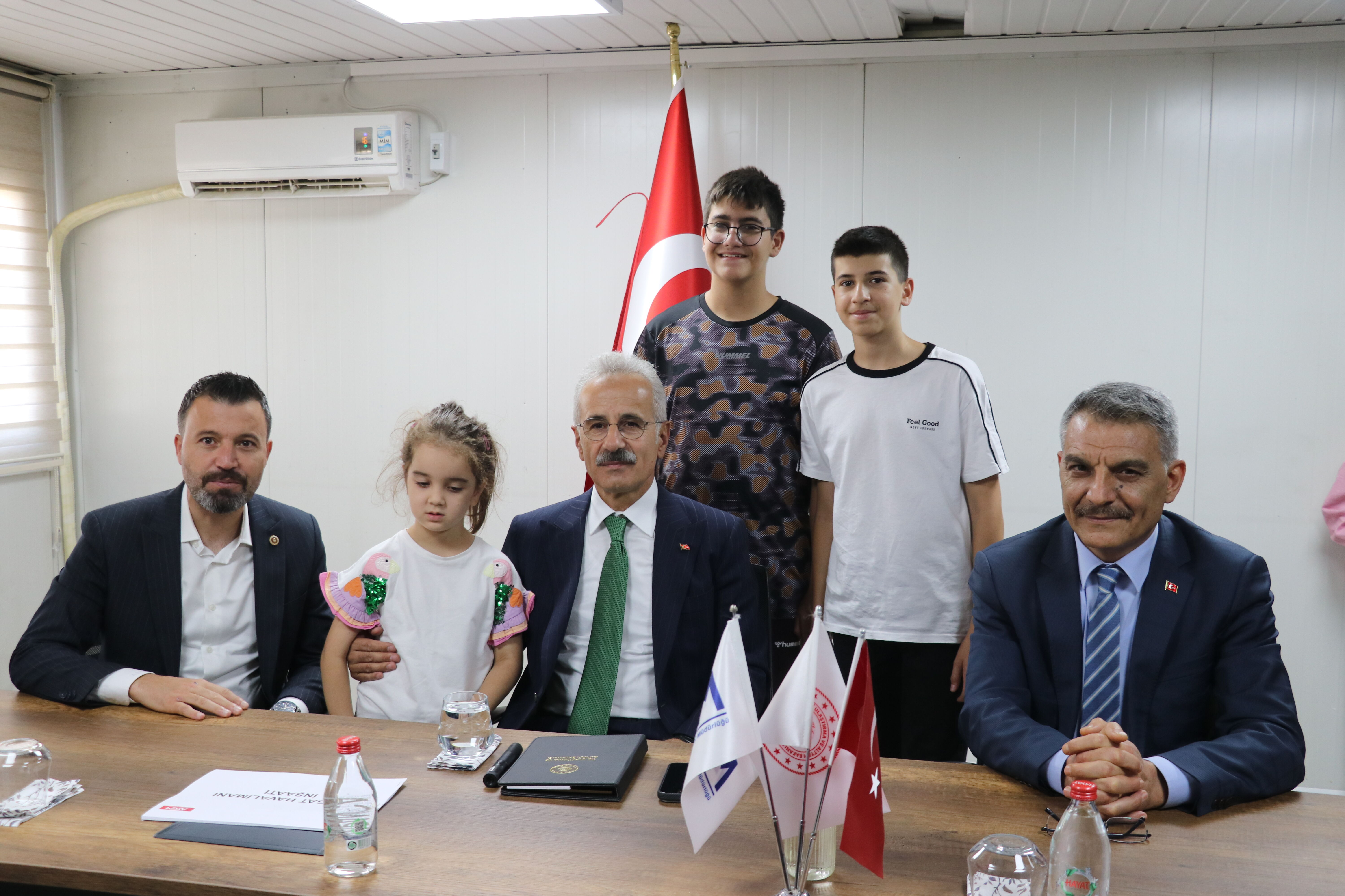 Ulaştırma ve Altyapı Bakanı Uraloğlu, Yozgat Havalimanı inşaatını inceledi: