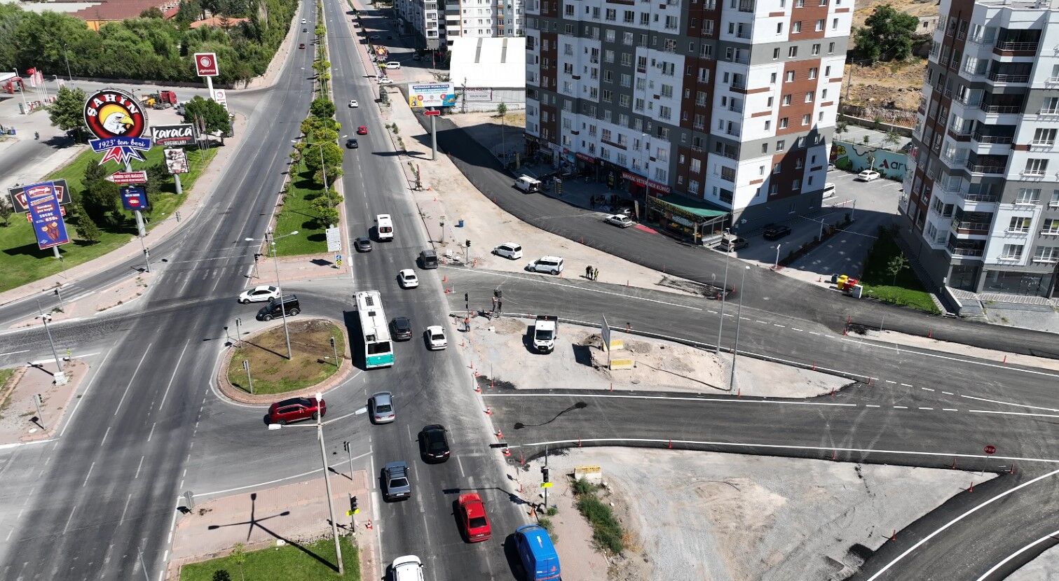 Kayseri'de Erkilet-Sancaktepe arasına yapılan yeni bağlantı yolu hizmete açıldı