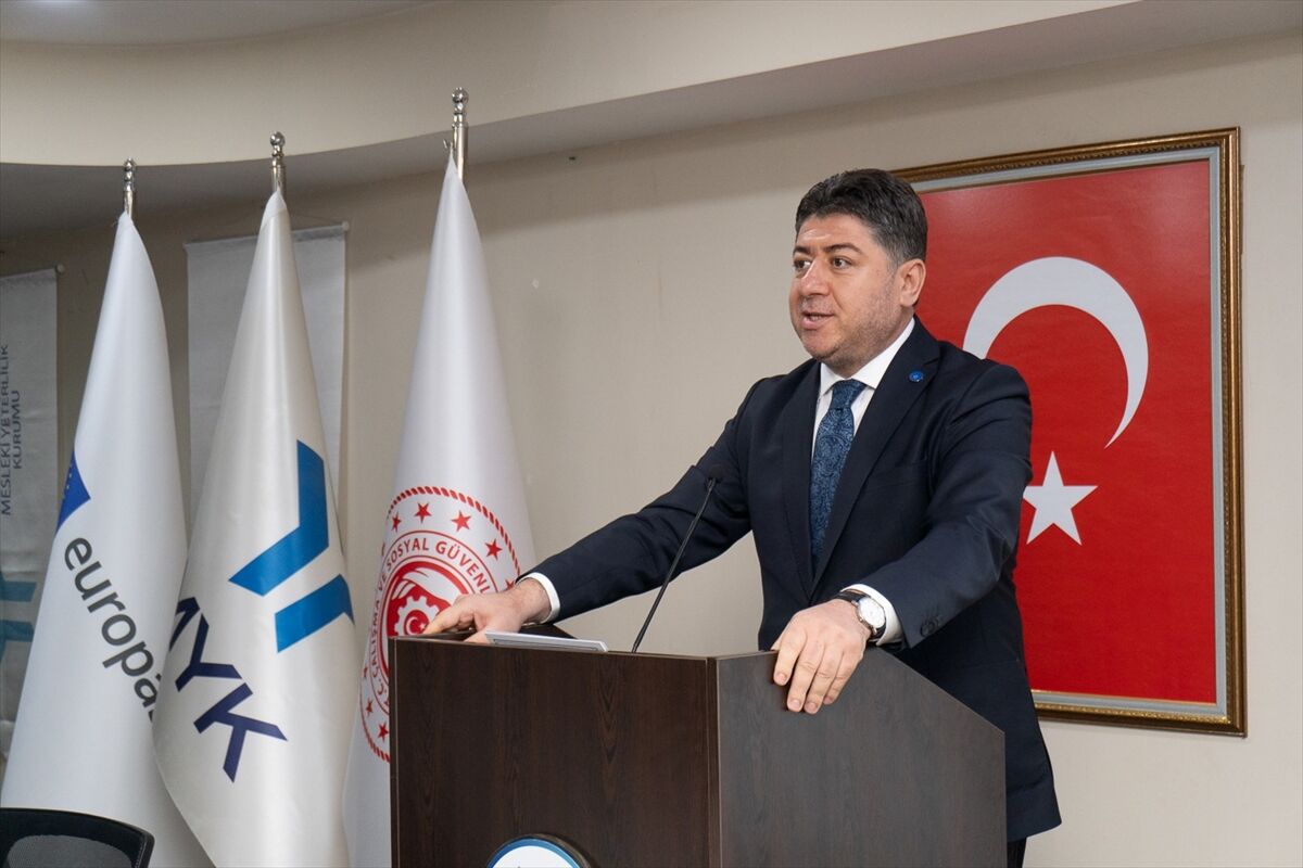 Mesleki Yeterlilik Kurumu Başkanlığına Aşkın Tören seçildi