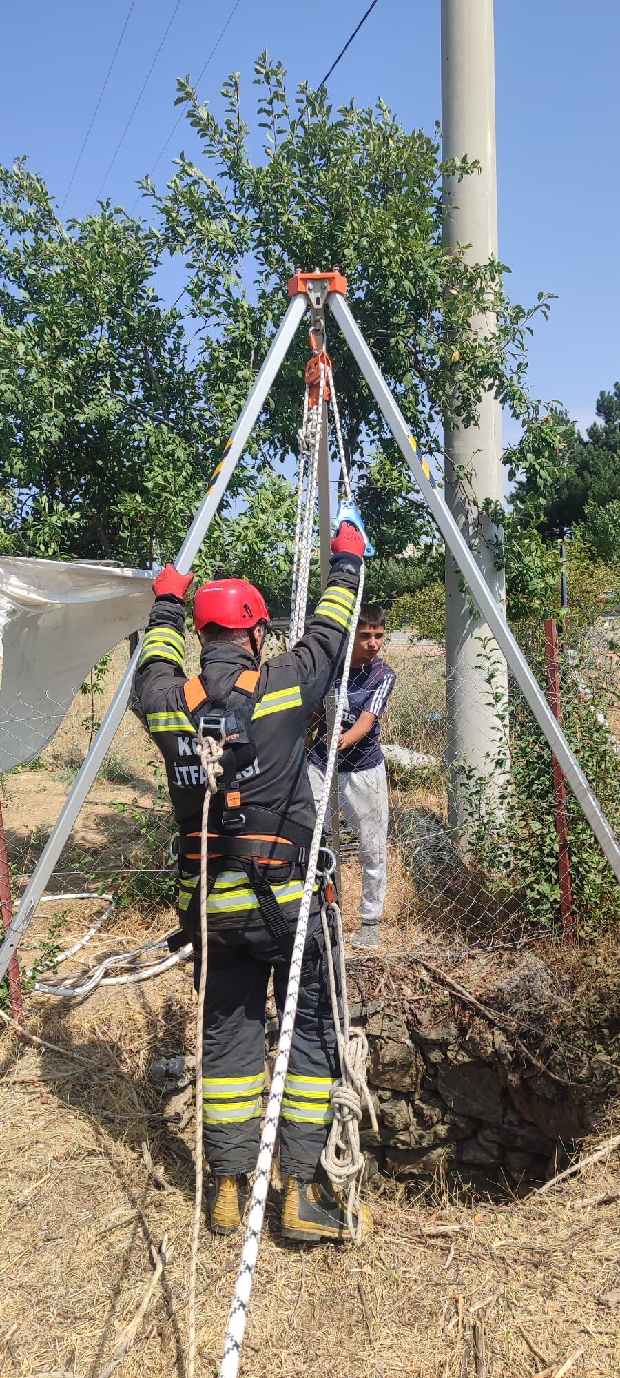 Konya'da kuyuya düşen keçi itfaiye ekiplerince kurtarıldı