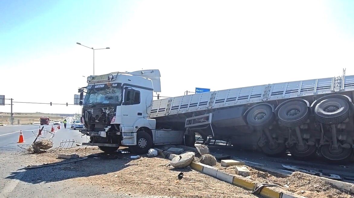Aksaray'da zincirleme trafik kazasında 3 kişi yaralandı