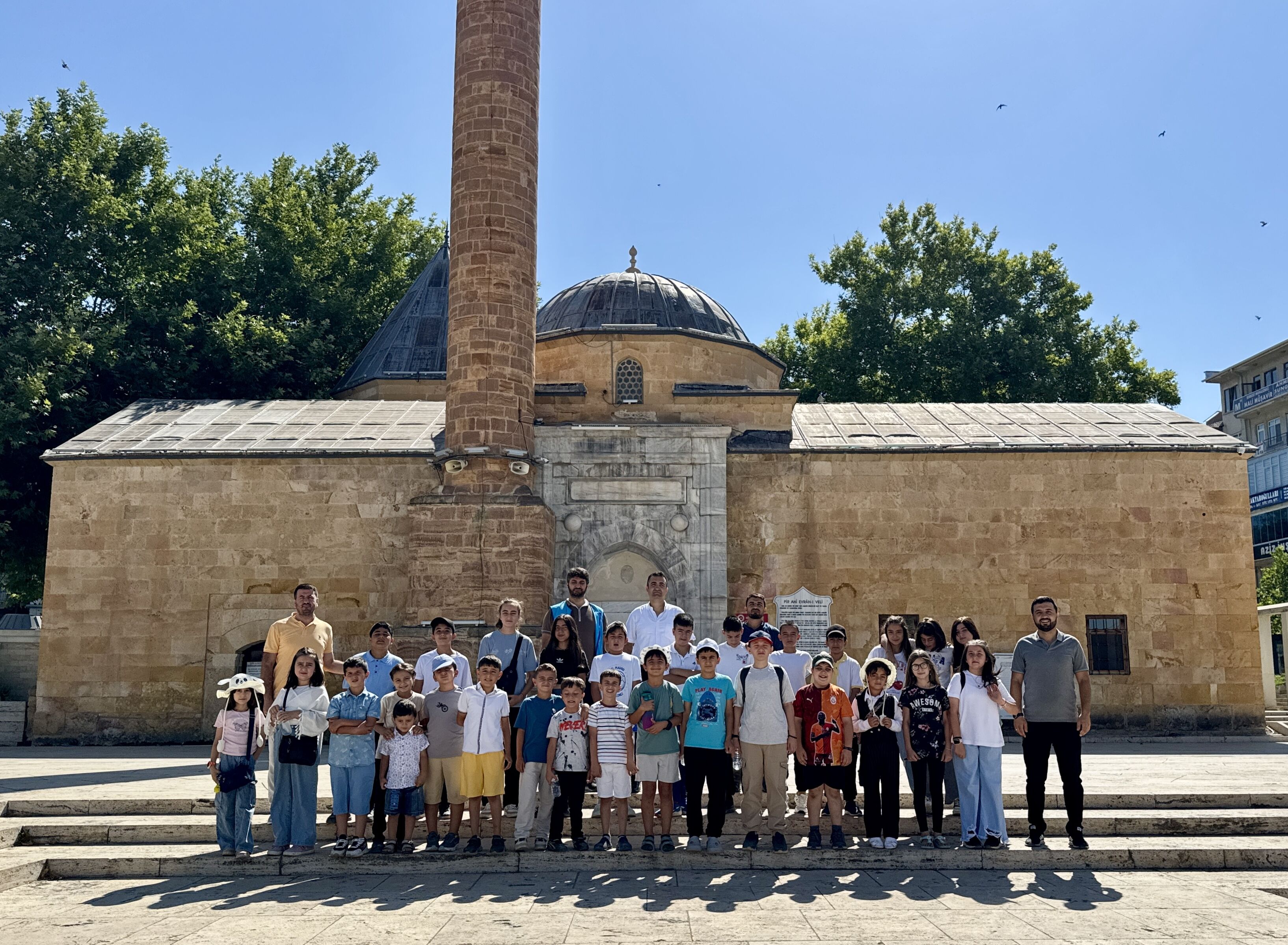 Kur'an kursu öğrencileri, memleketlerinin tarihi ve kültürel mekanlarını tanıyor