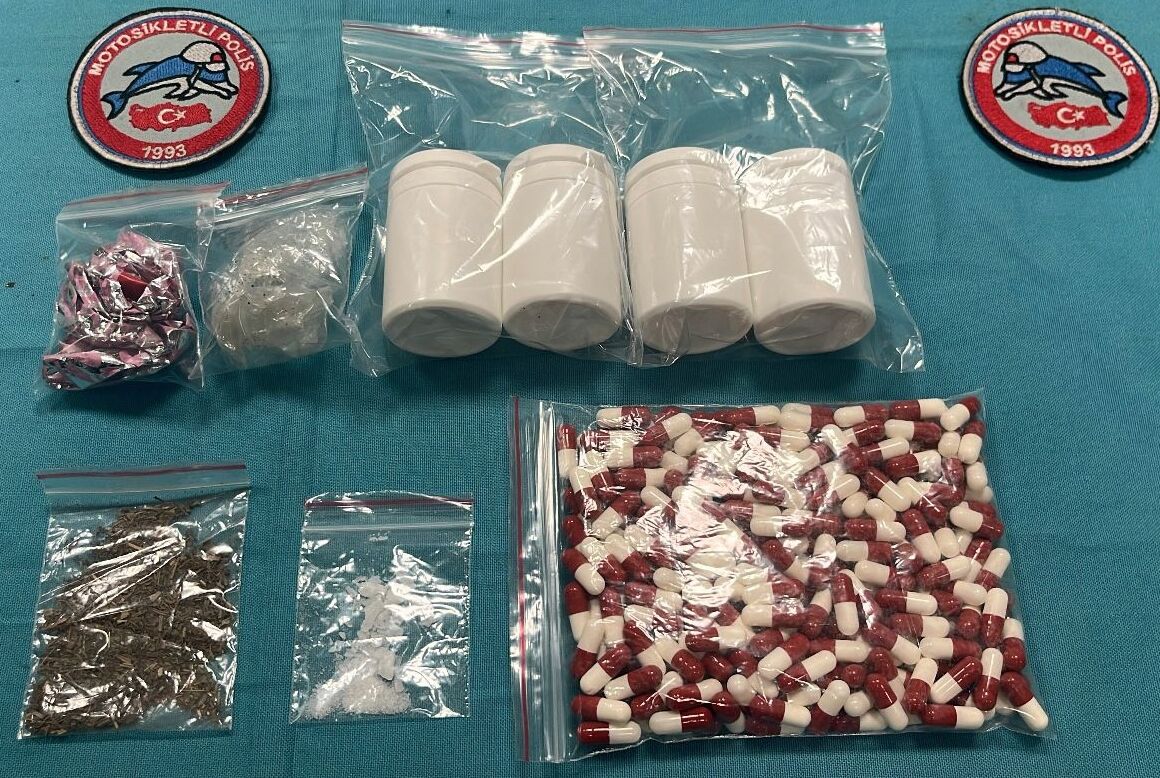 Eskişehir'de aracında uyuşturucu ele geçirilen şüpheli tutuklandı