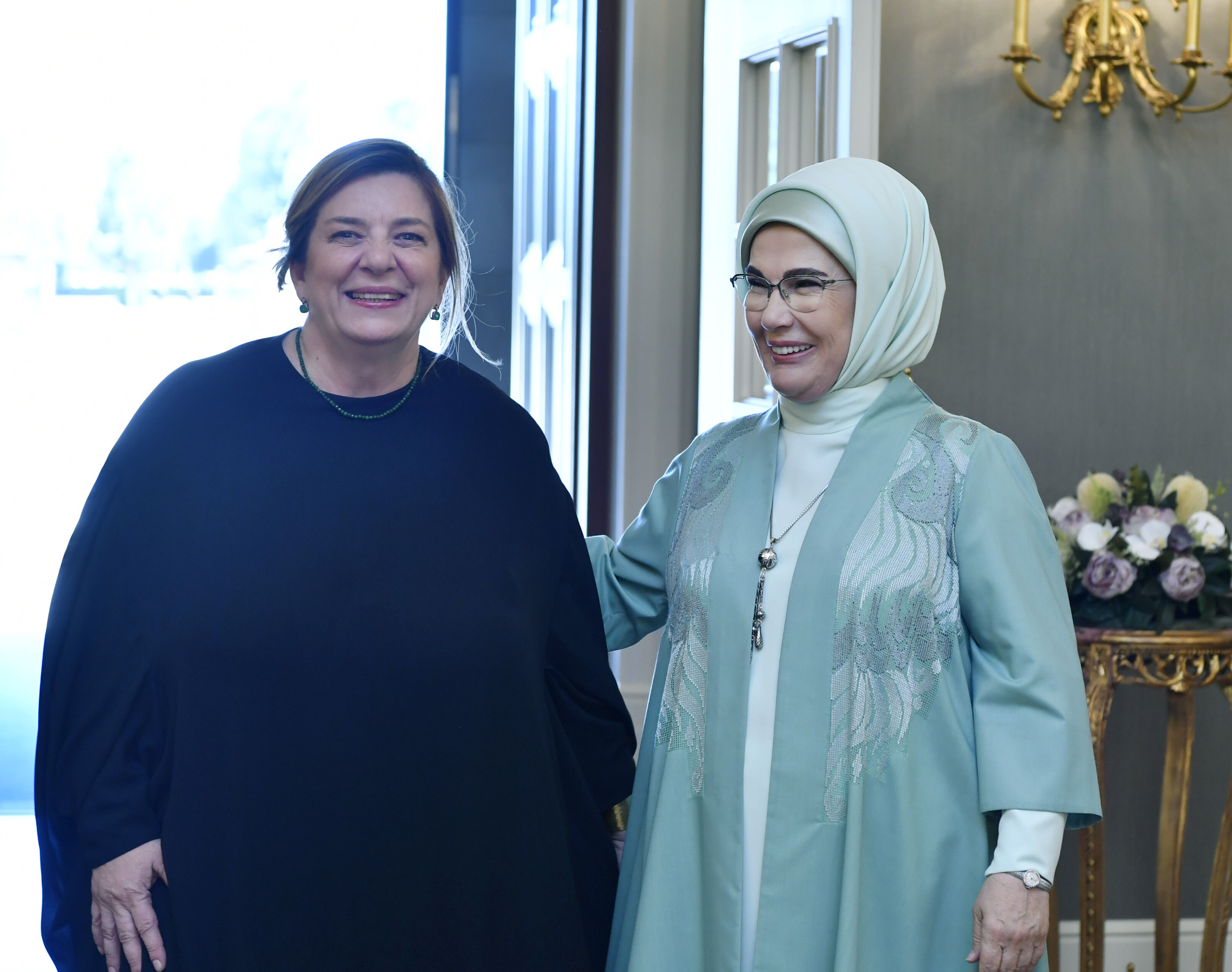 Emine Erdoğan, Gürcistan Cumhurbaşkanı Kavelashvili'nin eşiyle görüştü