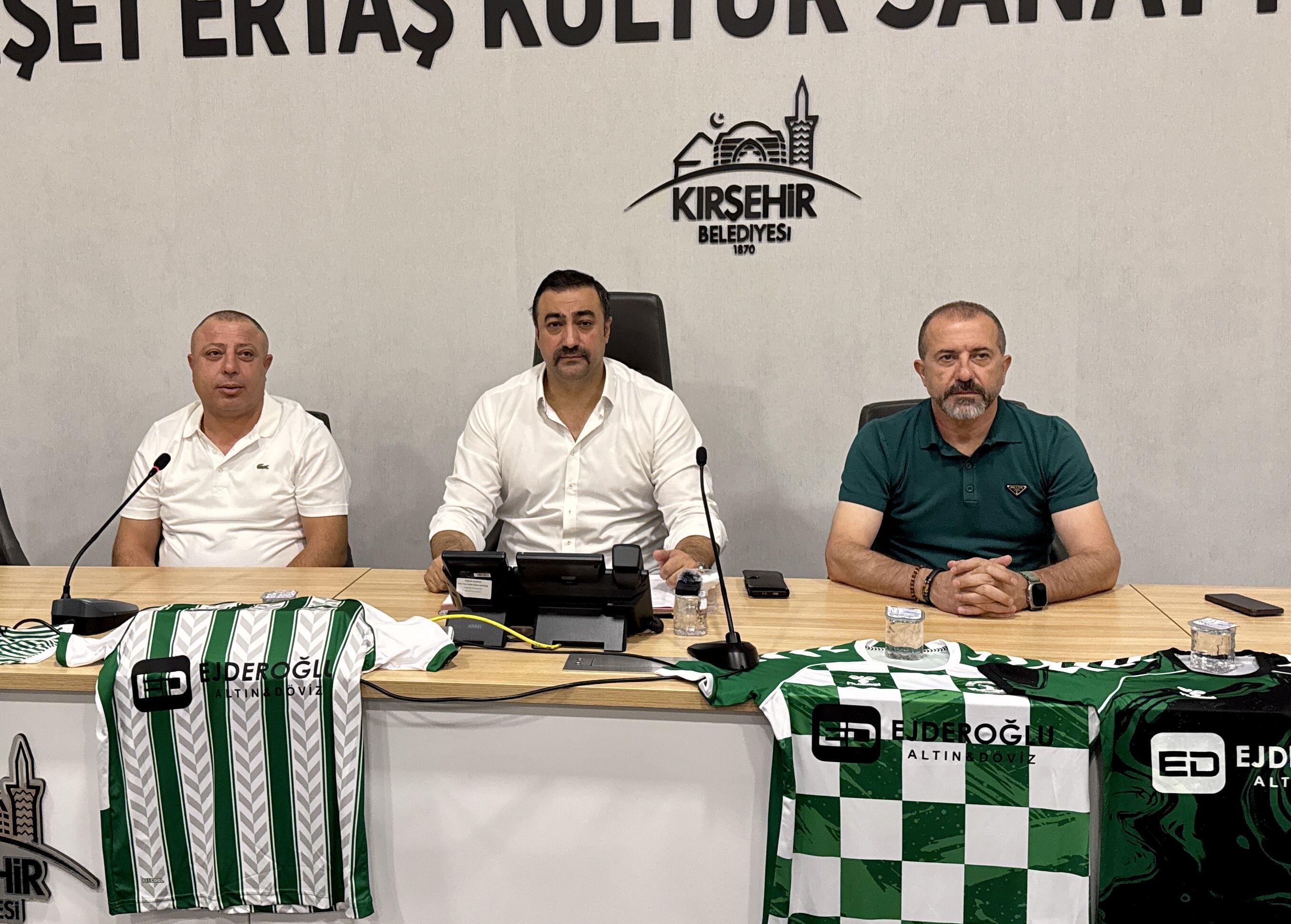 Kırşehirspor'un ismi yeni sezonda da 'Ejderoğlu Kırşehirspor' olacak
