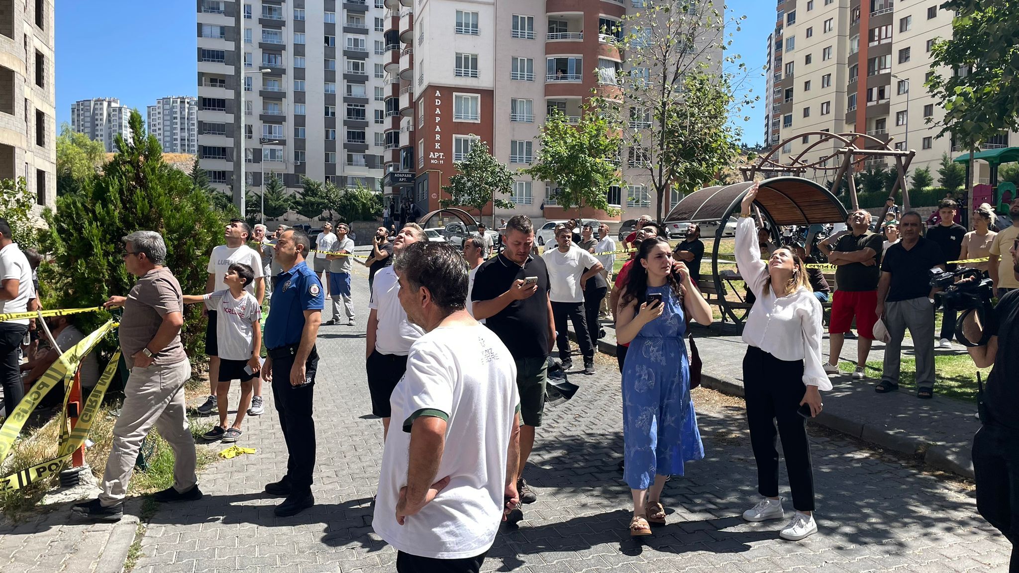 Kayseri'de 14 katlı apartmanda yangın çıktı