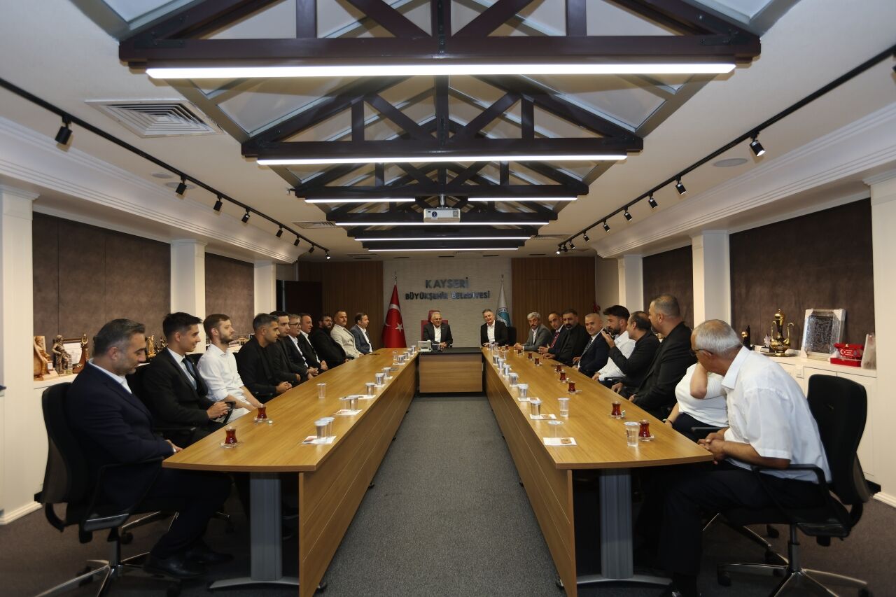 Başkan Büyükkılıç, Kayseri Amatör Spor Kulüpleri Federasyonu Başkanı Önal'ı ağırladı