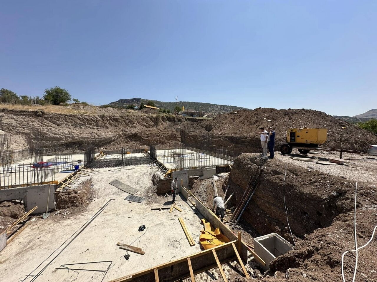 Güdül'de 1000 ton kapasiteli su deposunun yapımına başlandı