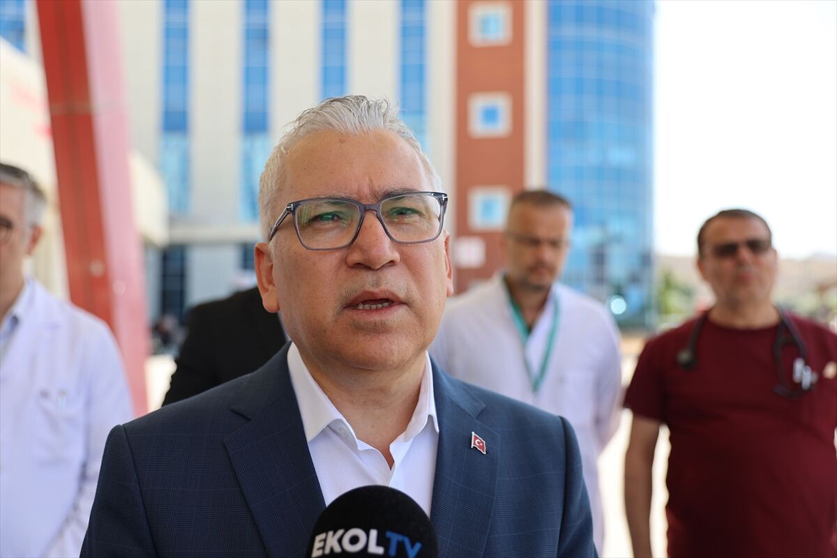 GÜNCELLEME 2 - Sivas'ta fındık işçilerini taşıyan minibüs uçuruma yuvarlandı, 4 kişi öldü, 18 kişi yaralandı