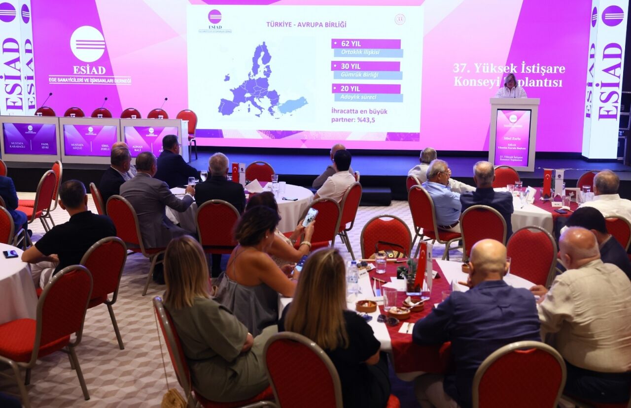 ESİAD'ın 37. Yüksek İstişare Konseyi Toplantısı İzmir'de gerçekleşti