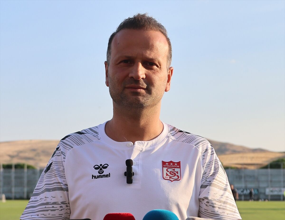 Sivasspor Teknik Direktörü Korkmaz, Sivaslılar takımıyla gurur duyacak