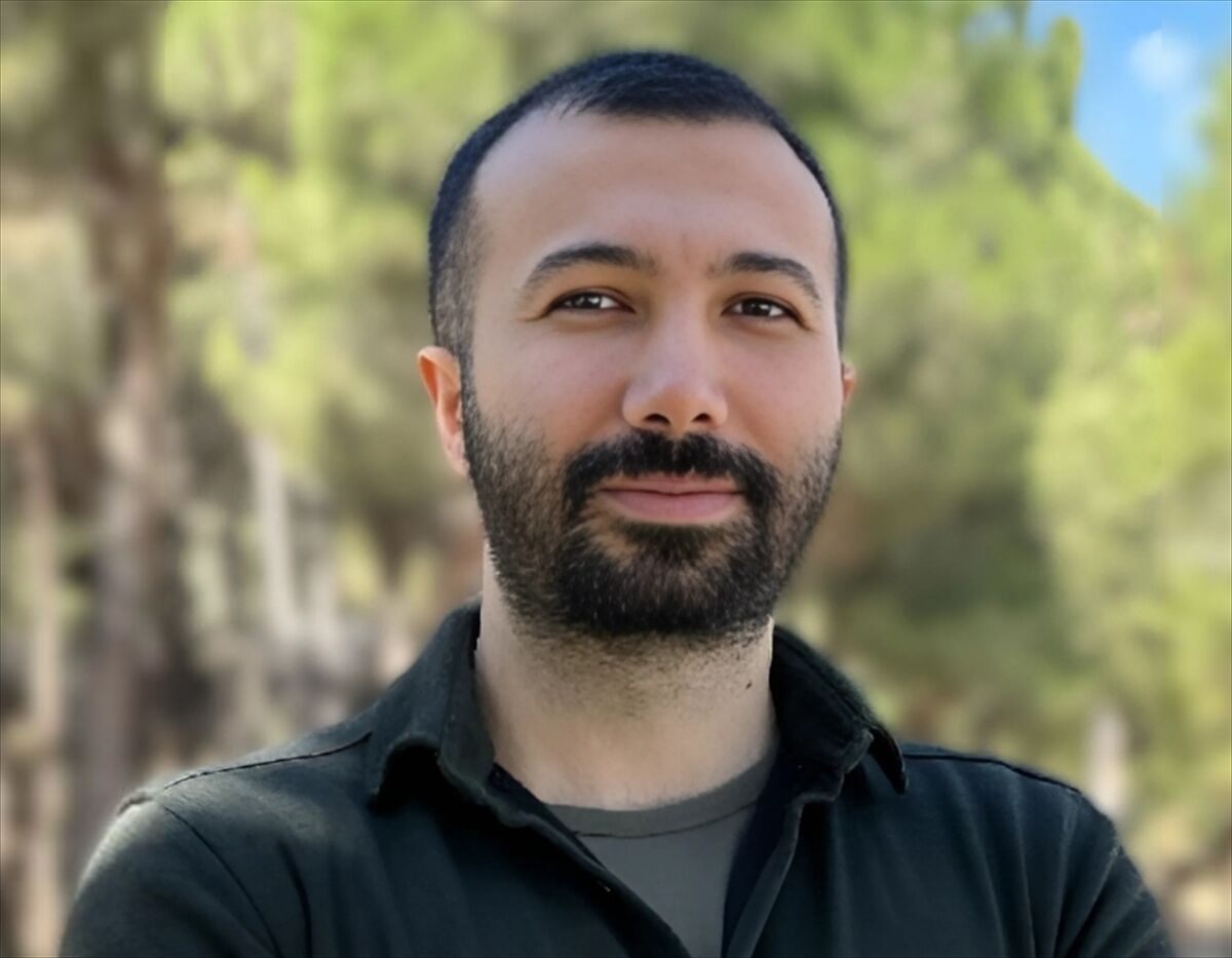 Biruni Üniversitesi'nden yapay zekayla üretilen sahte içeriklere karşı "dolandırıcılık" uyarısı
