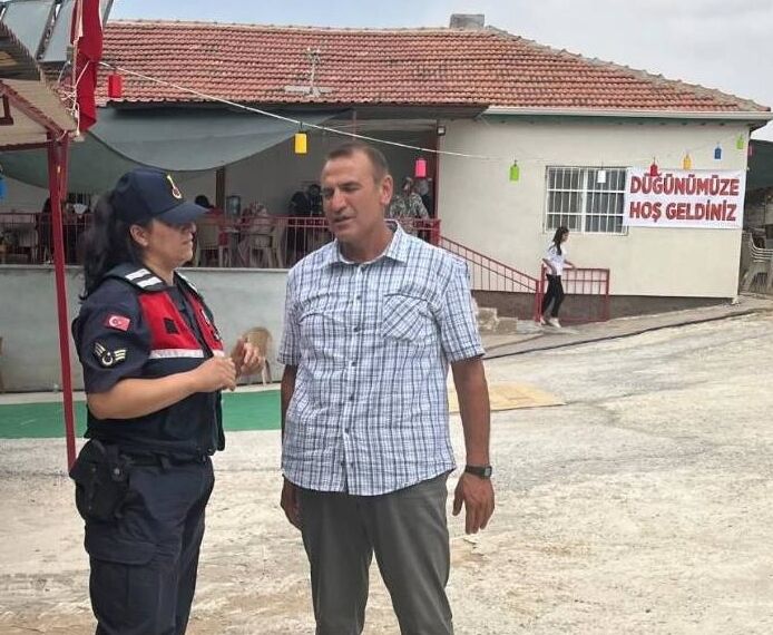 Kırşehir'de jandarma köylerde "Mutluluğa Kurşun Sıkma" projesini tanıttı