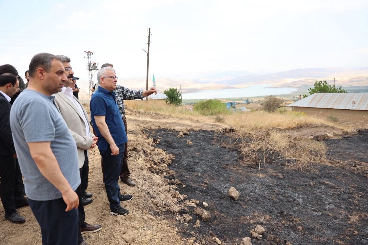 Sivas Valisi Şimşek, Akıncılar ilçesindeki yangın bölgesini ziyaret etti