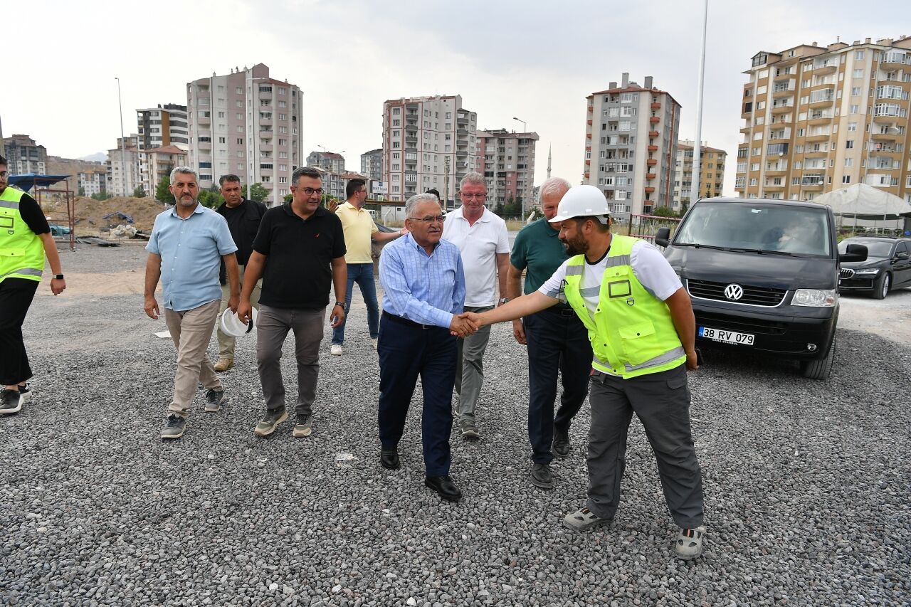 Başkan Büyükkılıç, Meteoroloji Katlı Kavşağı'nda incelemede bulundu