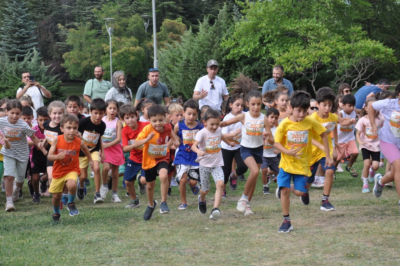 Eskişehirli çocuklar, spora dikkati çekmek için koştu