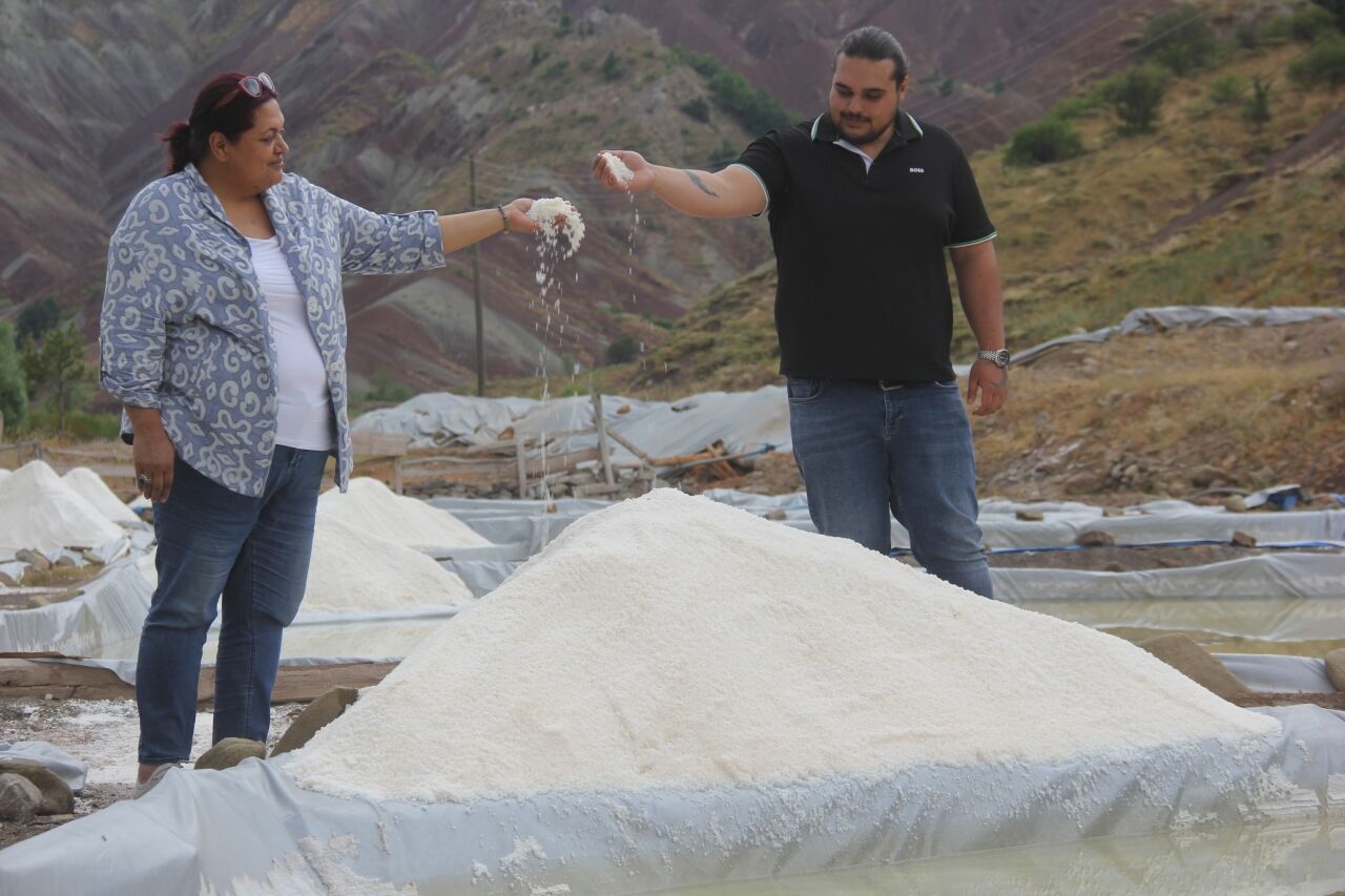 Ünlü şeflerin de tercih ettiği "altın tuz"da hasat zamanı