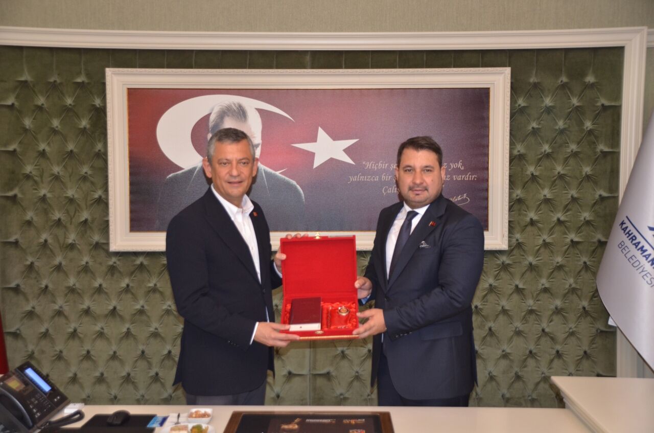 CHP Genel Başkanı Özel, Kahramankazan ilçesinde ziyaretlerde bulundu