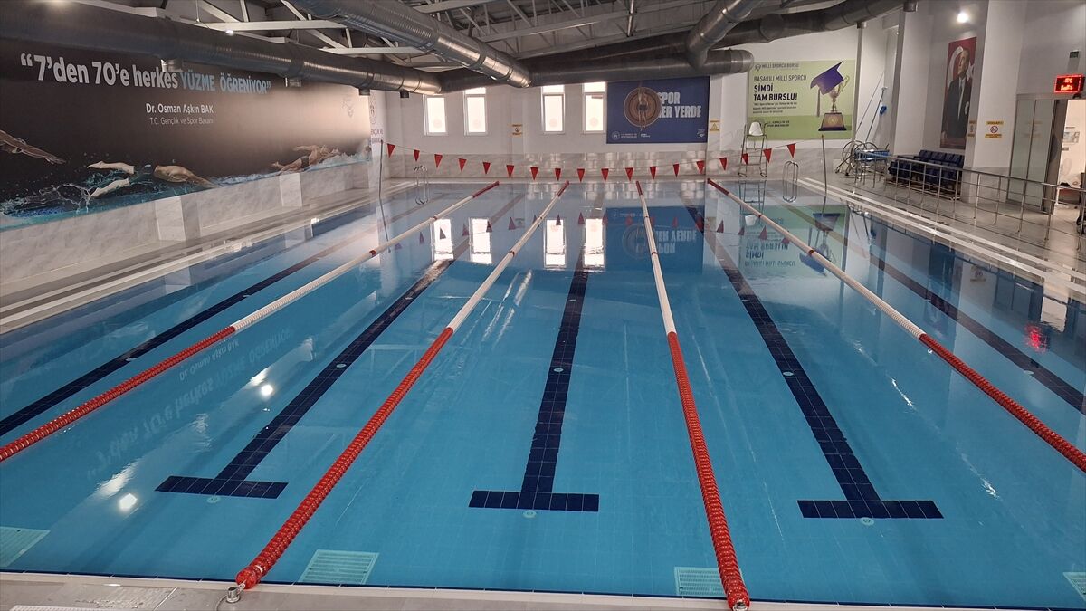 Beypazarı Yarı Olimpik Yüzme Havuzu'nu temmuz ayında 1692 kişi kullandı