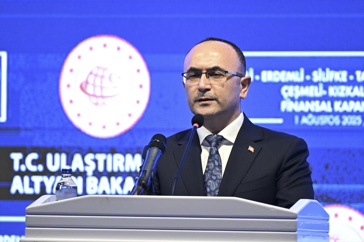 Bakan Uraloğlu, Çeşmeli-Kızkalesi Otoyolu Projesi'nin Finansal Kapanış Töreni'nde konuştu: